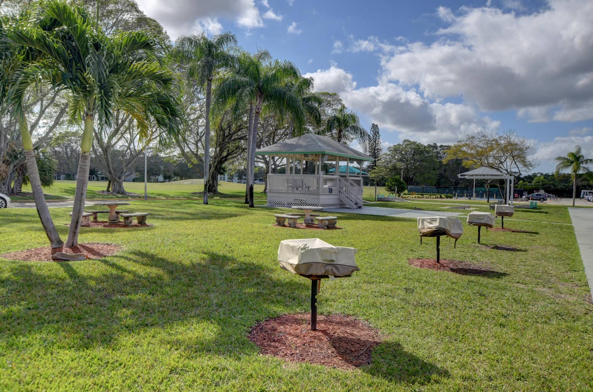 79 Lyndhurst D, Deerfield Beach, FL 33442 Central Park Picnic & BBQ Area
