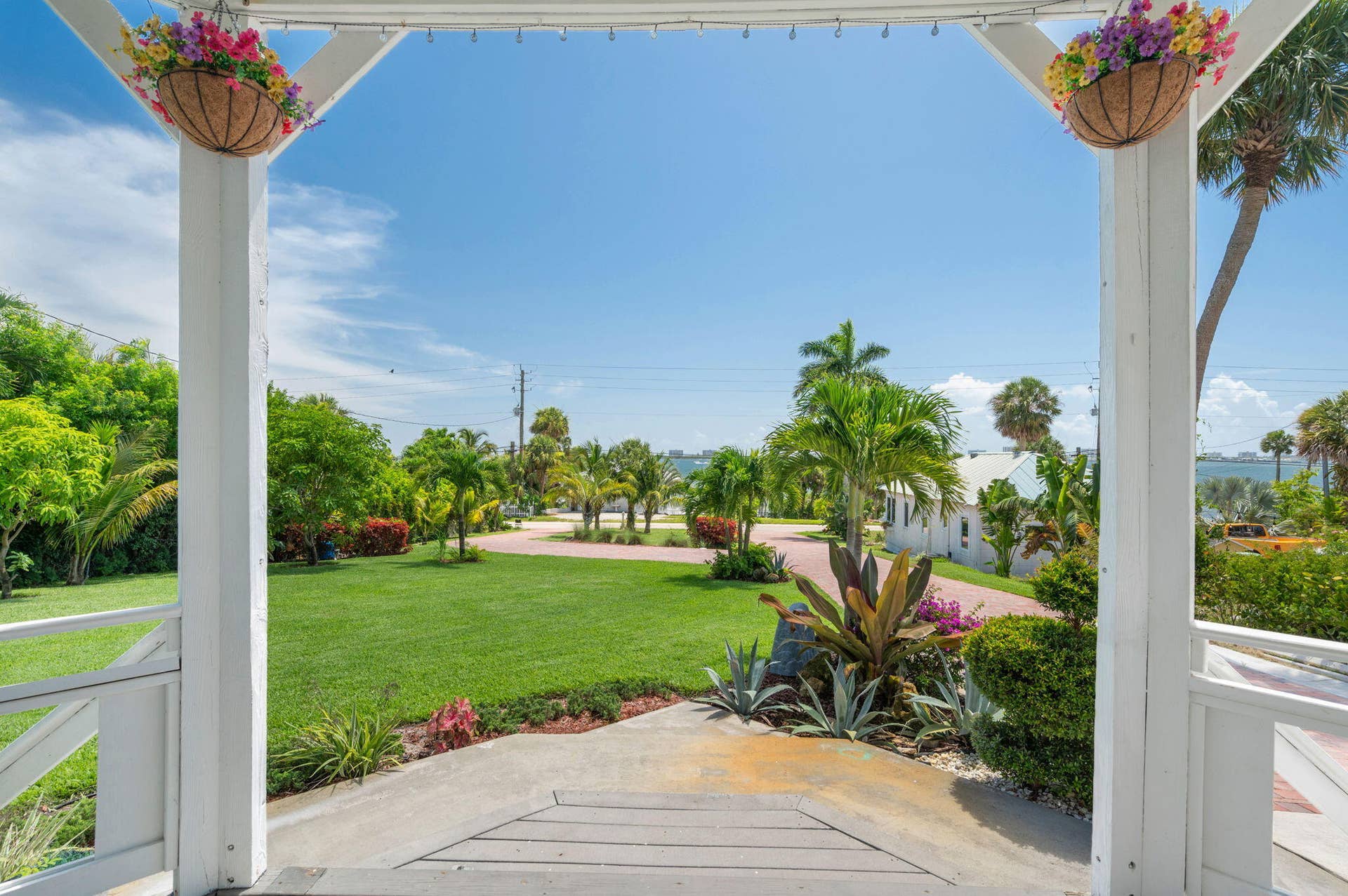 12417 S Indian River Drive, Jensen Beach, FL 34957 4-web-or-mls-12417 S Indian River Dr - 4