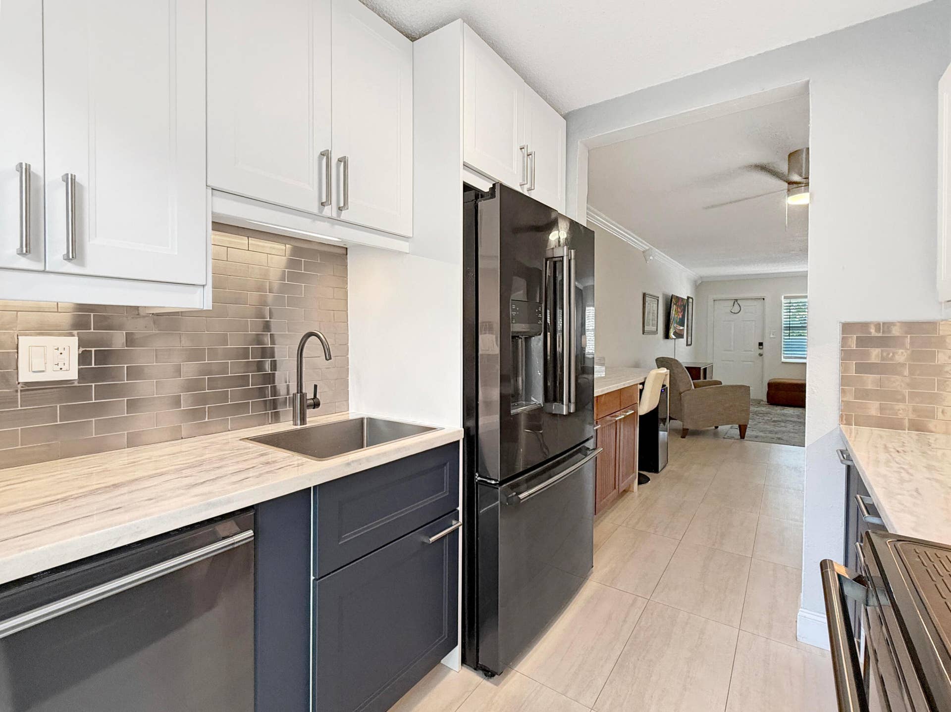 2607 NE 8th Avenue, #53, Wilton Manors, FL 33334 Kitchen