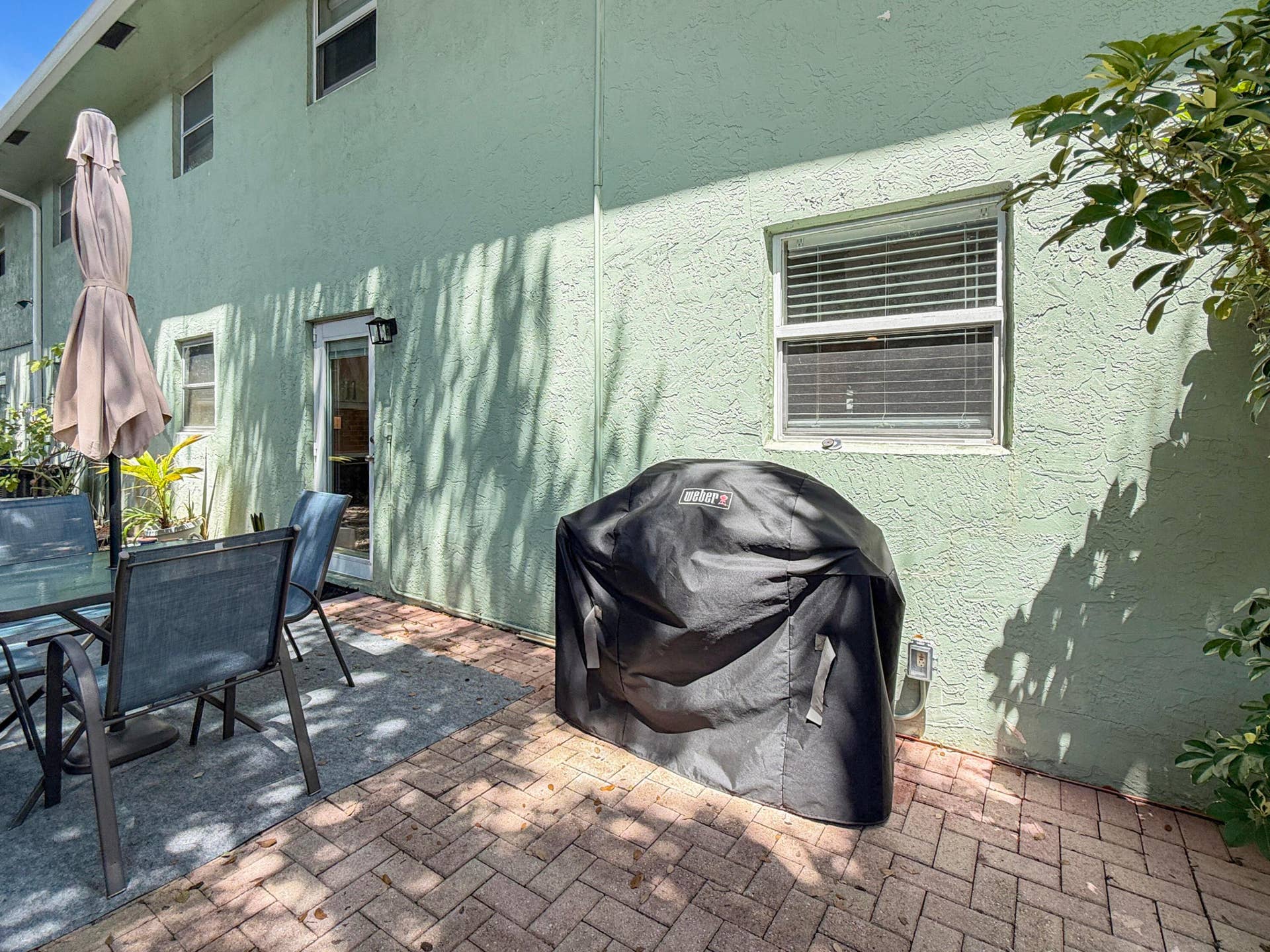 2607 NE 8th Avenue, #53, Wilton Manors, FL 33334 semi private back patio