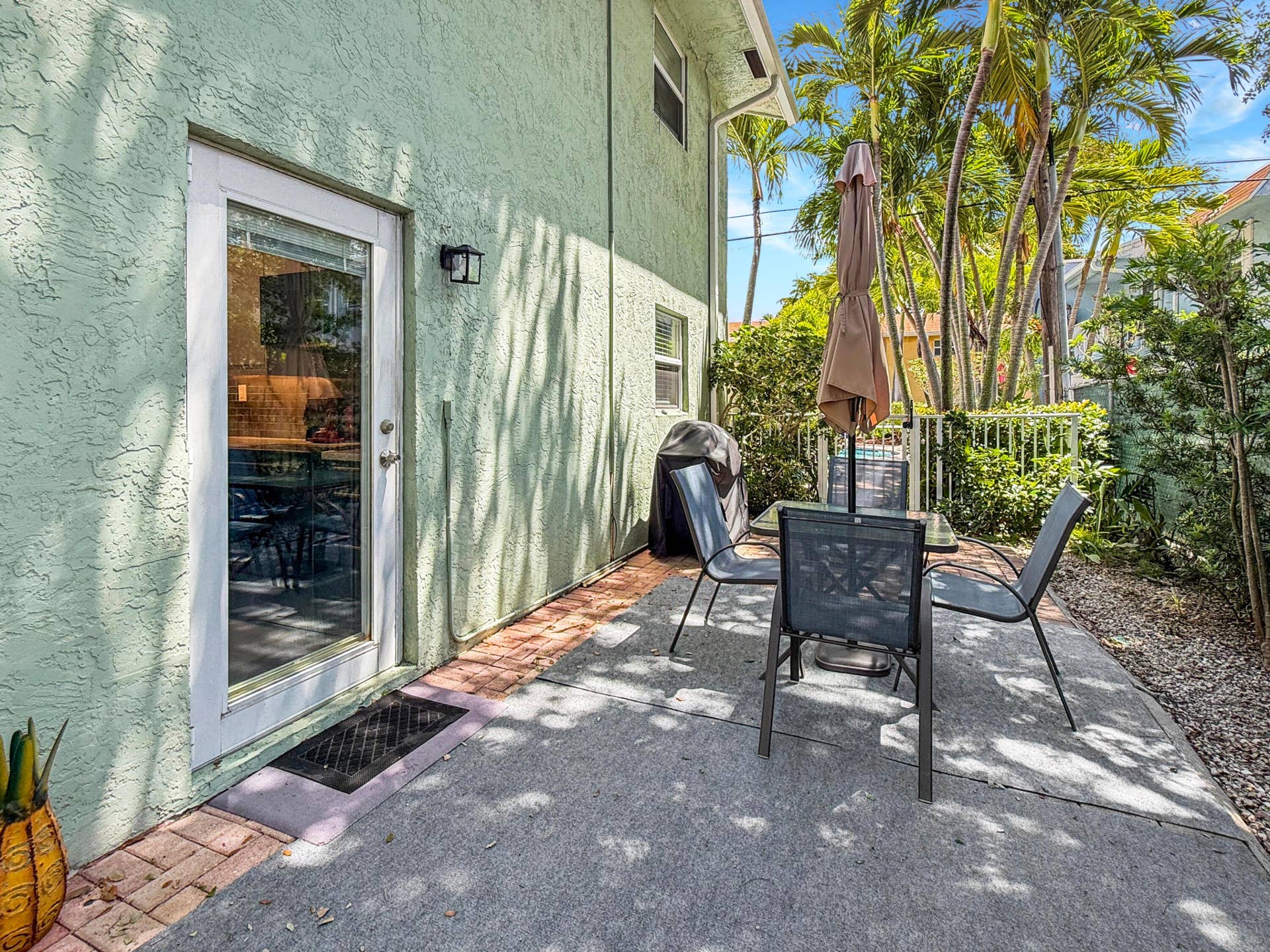 2607 NE 8th Avenue, #53, Wilton Manors, FL 33334 semi private back patio 2