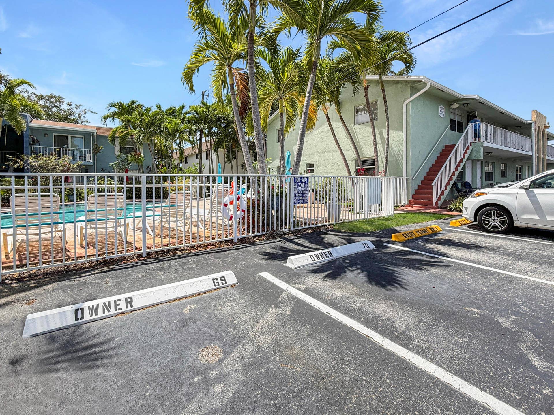 2607 NE 8th Avenue, #53, Wilton Manors, FL 33334 Unit is adjacent to pool.