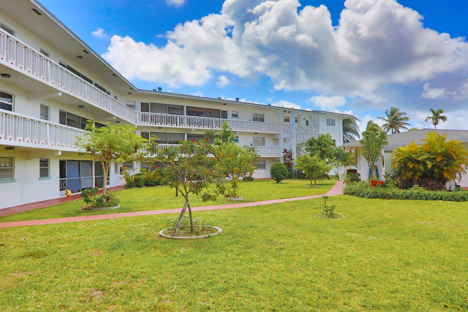 600 Pine Drive, #209, Pompano Beach, FL 33060 600 Pine Dr Apt 209 Pompano-print-001-03