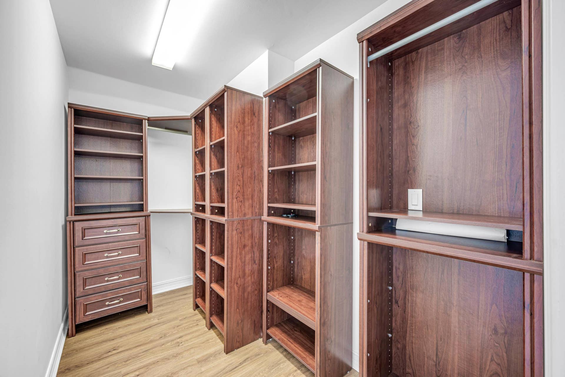 903 NE 17th Way, #104, Fort Lauderdale, FL 33304 D098C64E-3C6C-445A-9573-AA5BEF0EC3CD