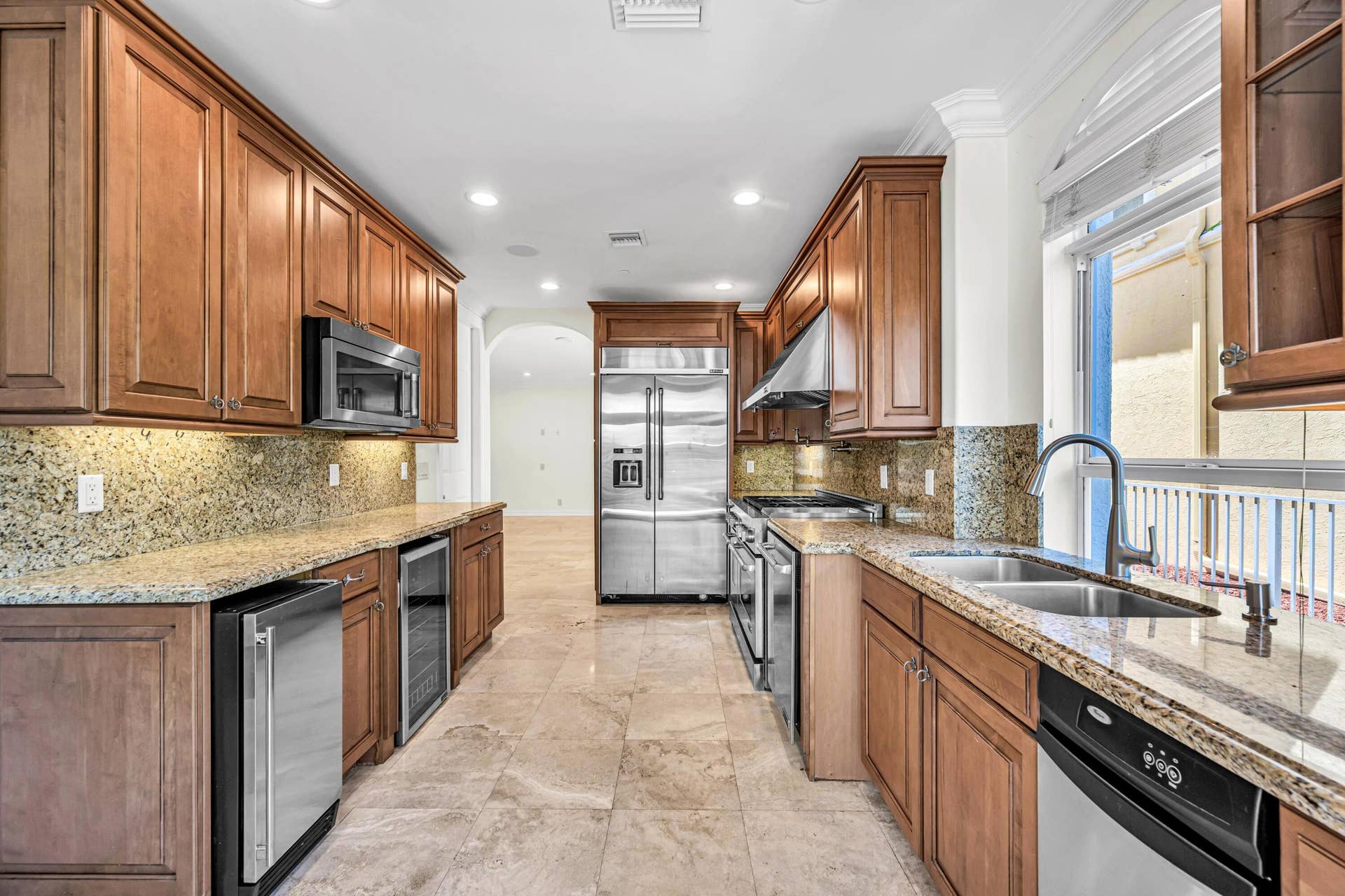 903 NE 17th Way, #104, Fort Lauderdale, FL 33304 91CFEBD4-8085-451C-AF78-EC84B0D9CA8D