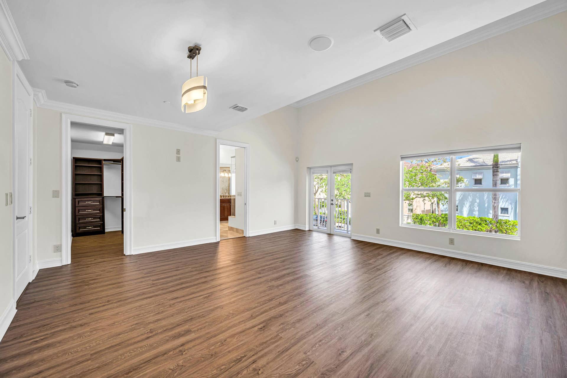 903 NE 17th Way, #104, Fort Lauderdale, FL 33304 FD18A9D4-6256-421A-B84A-34223E960D07