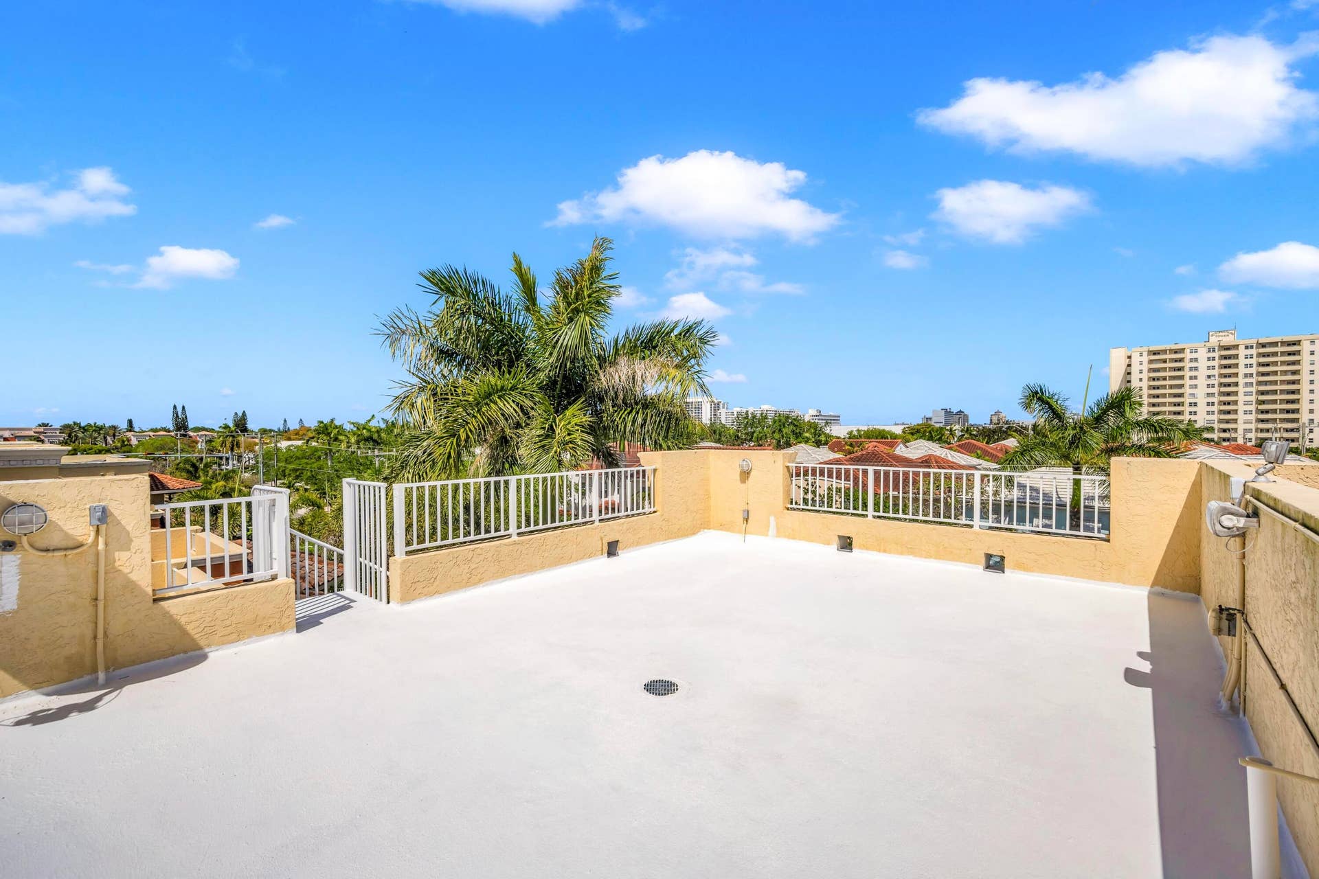 903 NE 17th Way, #104, Fort Lauderdale, FL 33304 E20FBEB3-9D07-4684-BE13-4094835C16A9_1_2