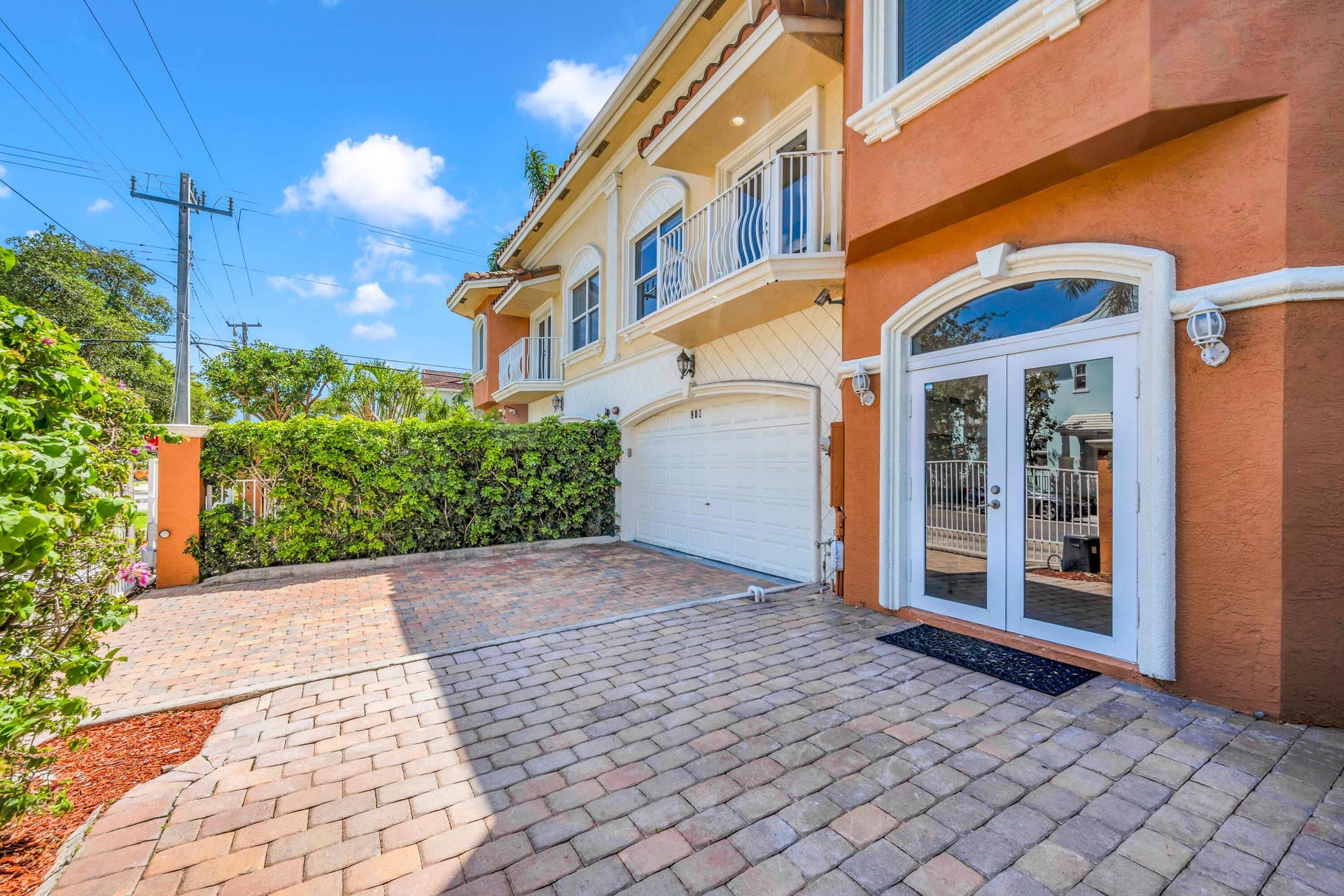 903 NE 17th Way, #104, Fort Lauderdale, FL 33304 F0D34943-F9A0-44EC-8E8B-C6548254DF91