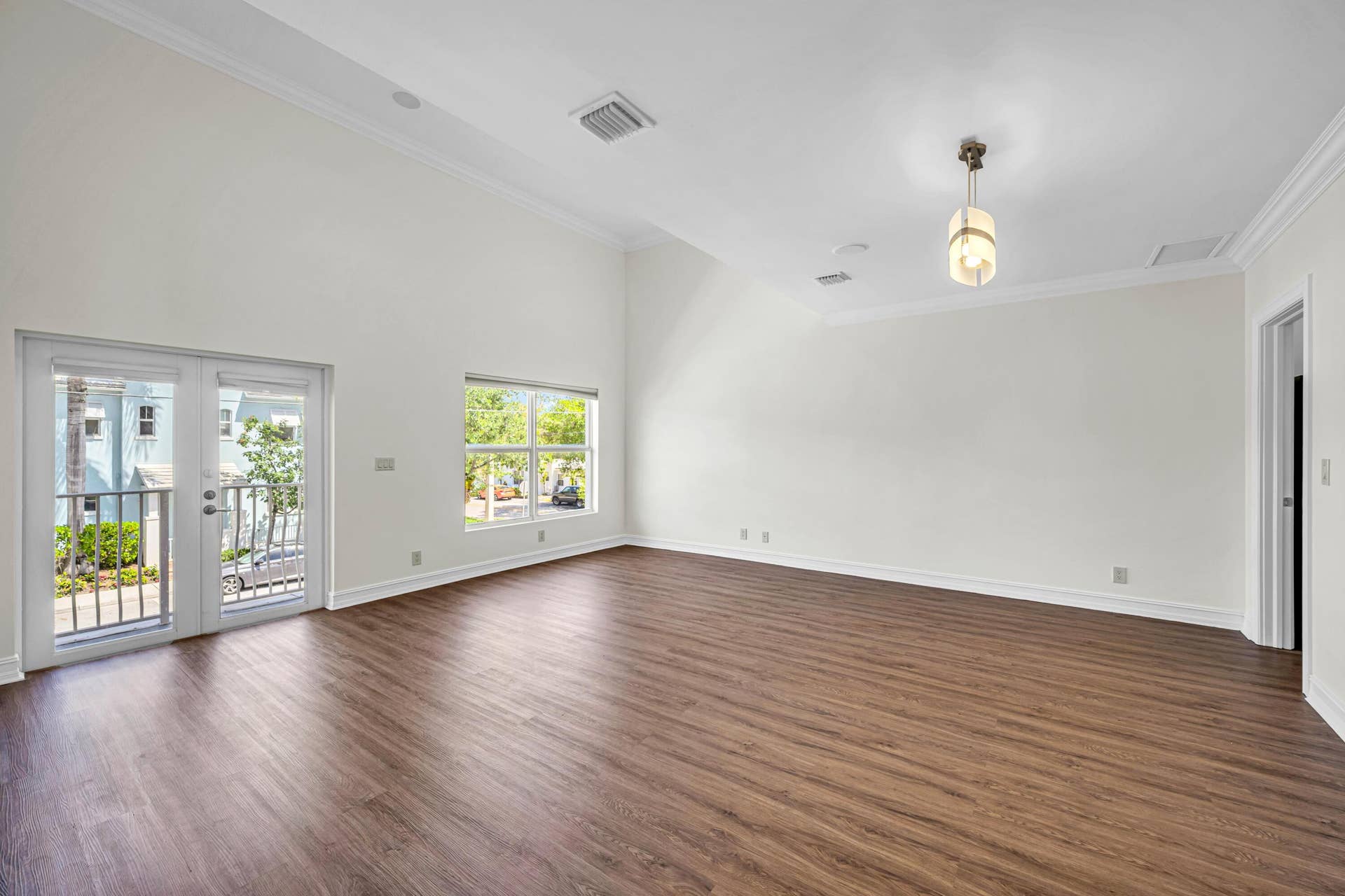 903 NE 17th Way, #104, Fort Lauderdale, FL 33304 E21C368C-DE37-4BBE-B6BE-6CC4C455C4F4