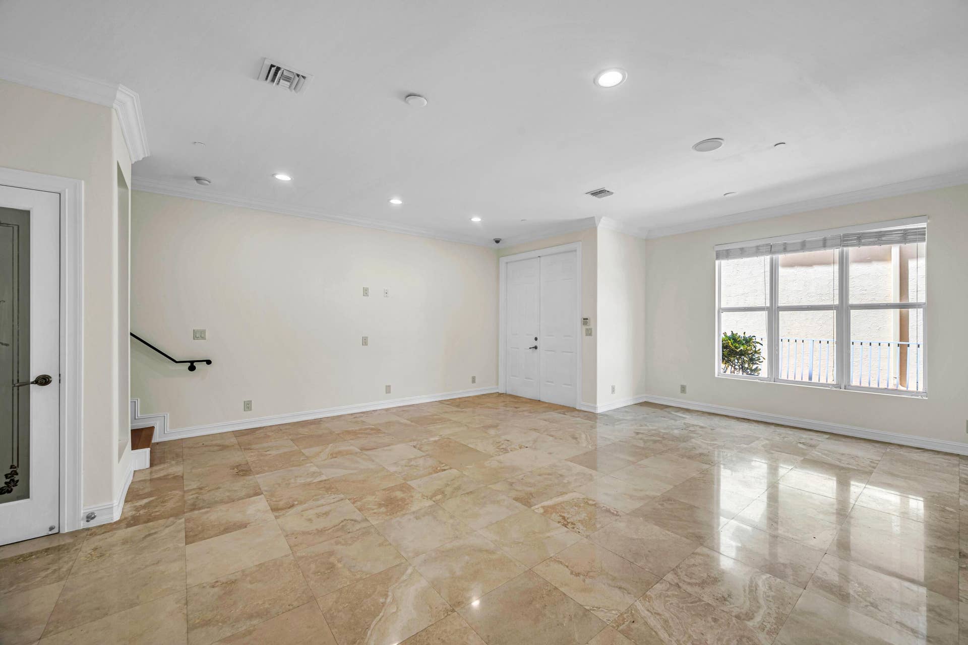 903 NE 17th Way, #104, Fort Lauderdale, FL 33304 3AB89EF2-F313-40C3-B48C-3B48DEAE264F