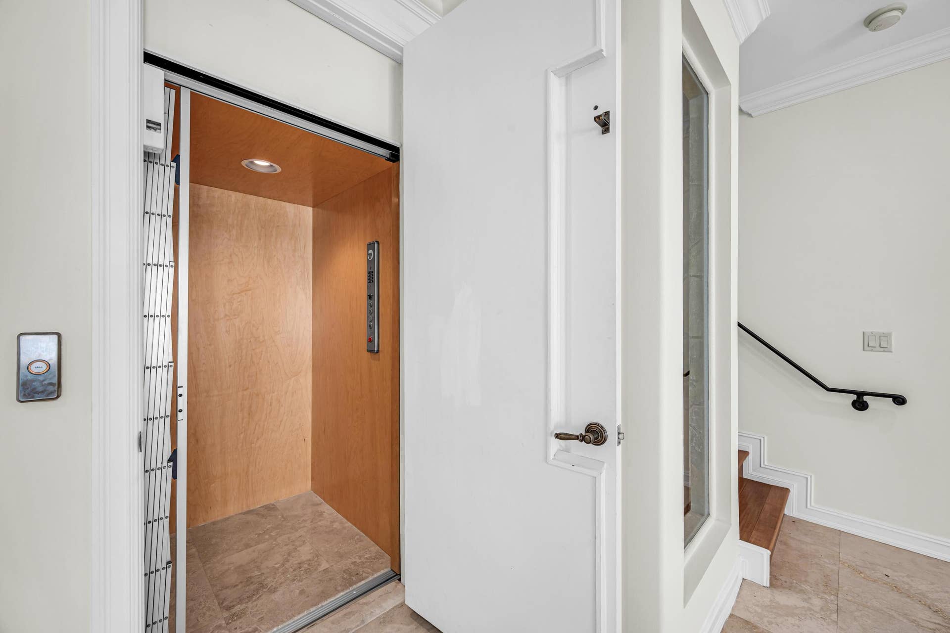 903 NE 17th Way, #104, Fort Lauderdale, FL 33304 C9688B57-5F2E-42E9-97AB-1CAC9EF5A0D7