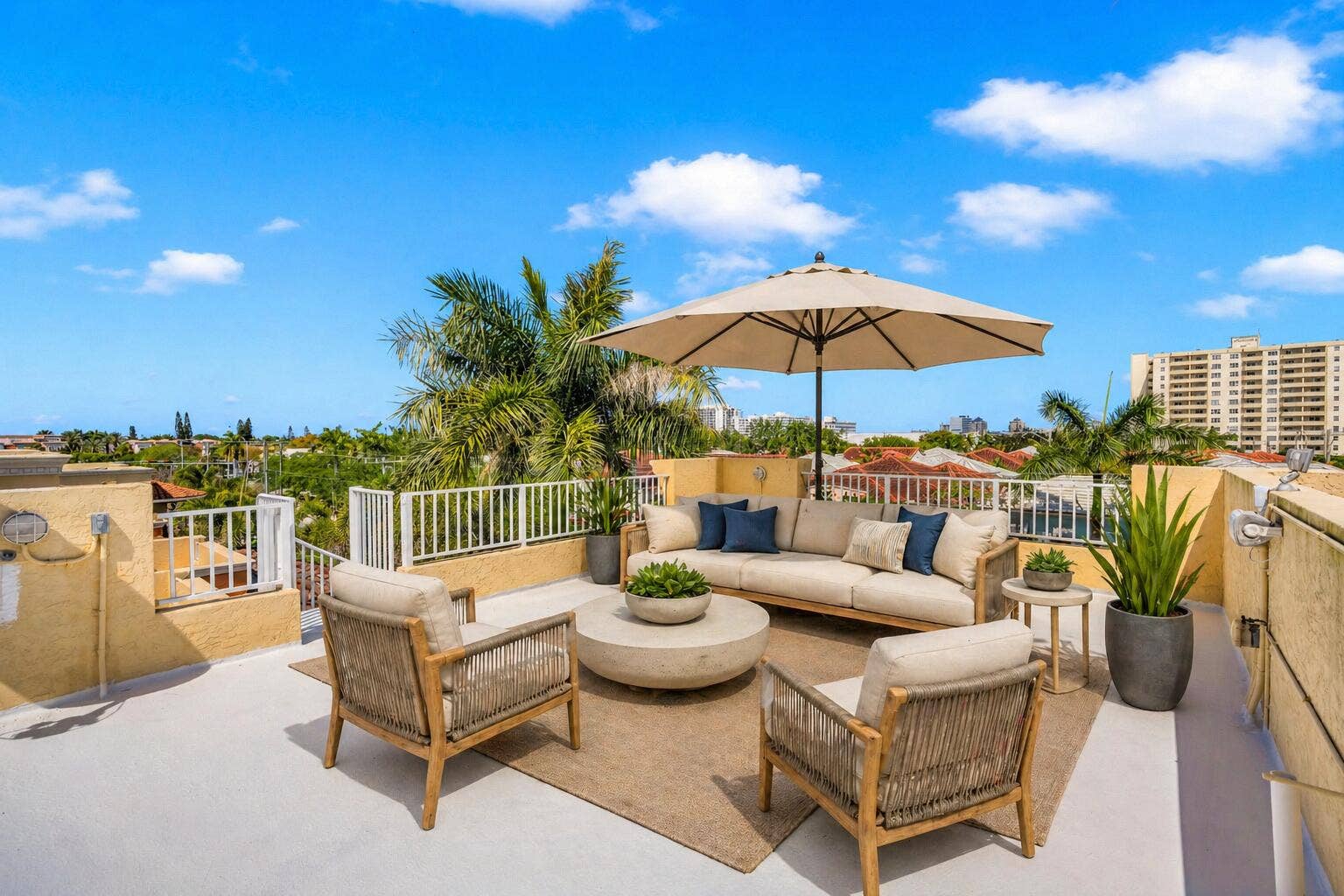903 NE 17th Way, #104, Fort Lauderdale, FL 33304 Virtually Staged