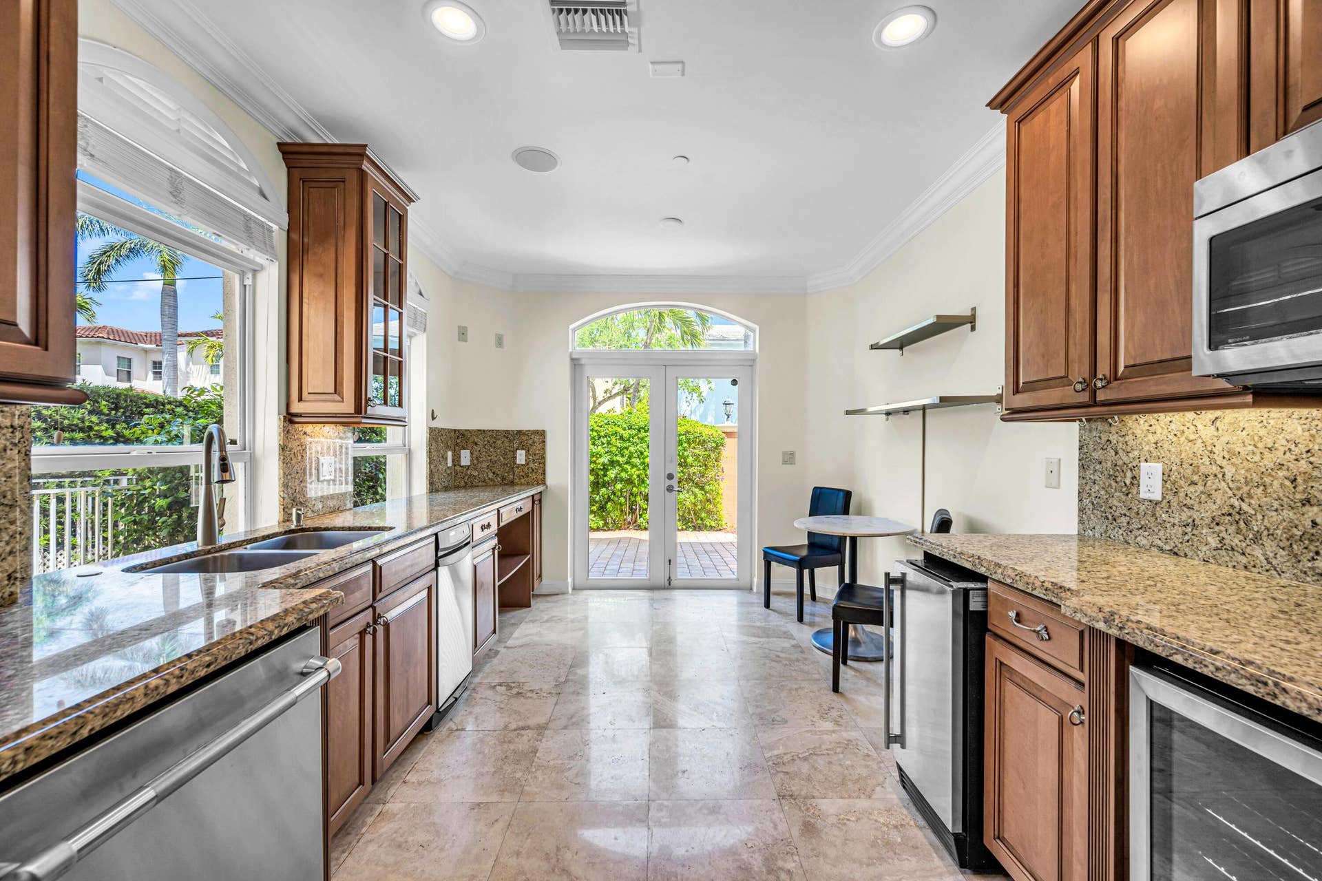 903 NE 17th Way, #104, Fort Lauderdale, FL 33304 96AF3BBE-D20F-436C-95B6-70AA4440776A