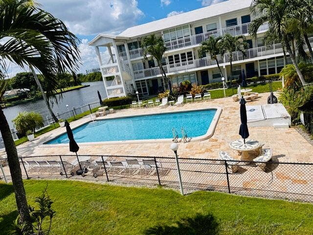 1150 NW 30th Court NW, #203, Wilton Manors, FL 33311 pool