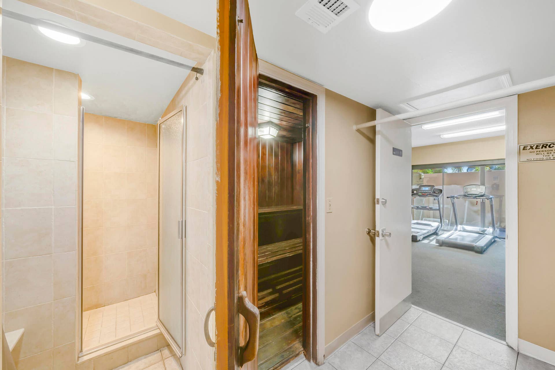 777 S Federal Highway, #304-k, Pompano Beach, FL 33062 Showers