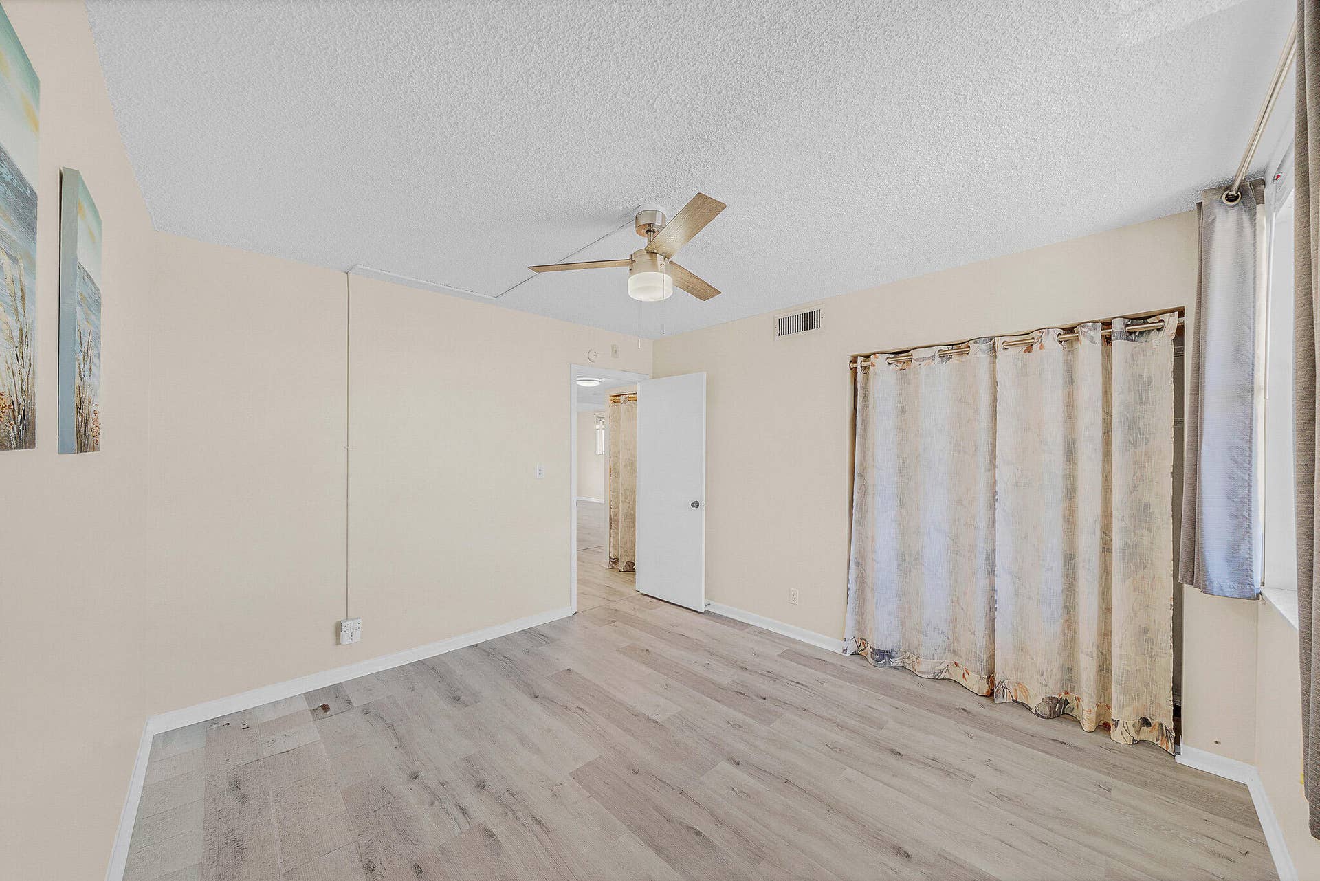 777 S Federal Highway, #304-k, Pompano Beach, FL 33062 Reach-In Closet