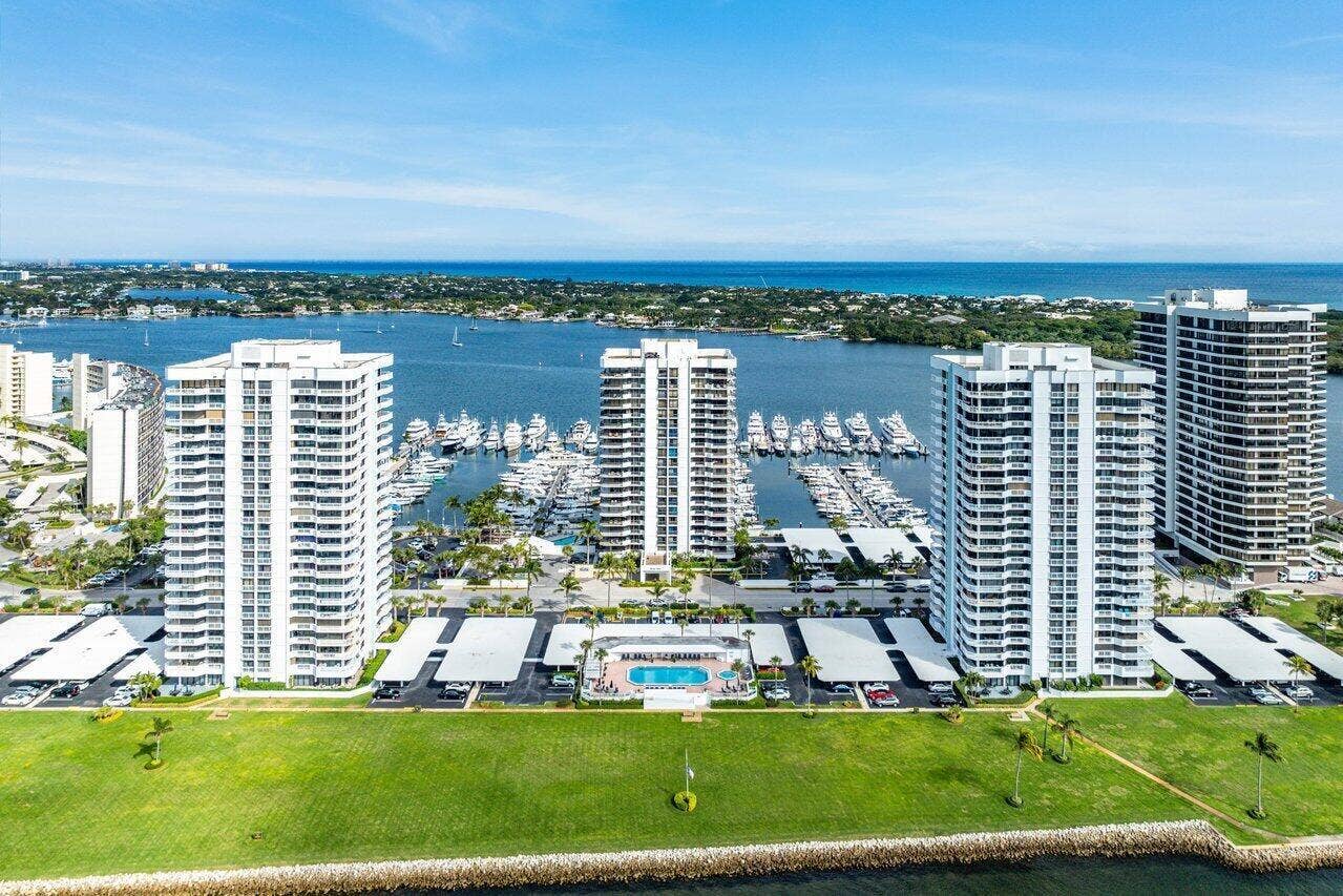 051-108LakeshoreDrive-38PH-NorthPalmBeac