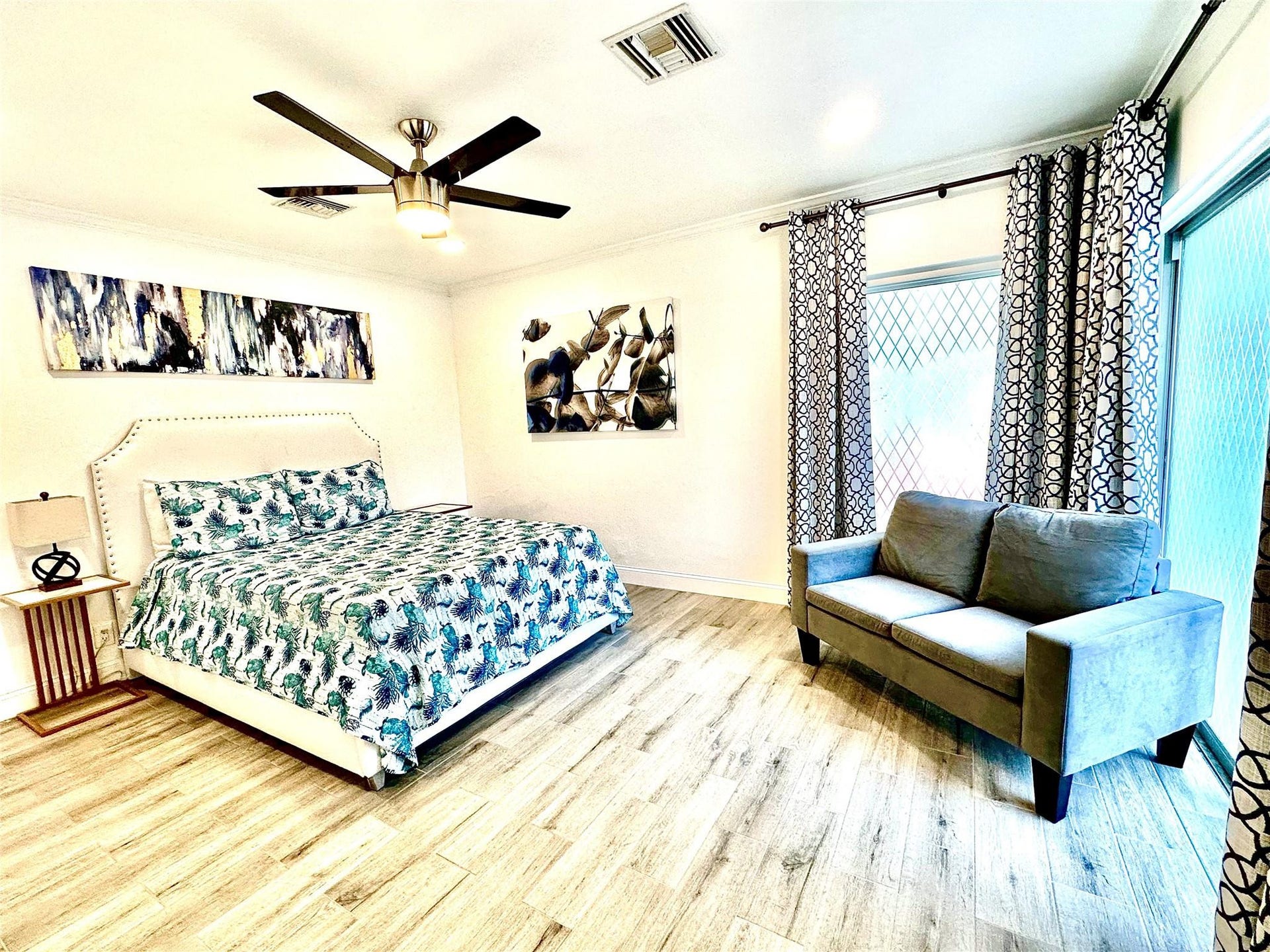1742 NE 7th Street, Fort Lauderdale, FL 33304 Primary bedroom of main house