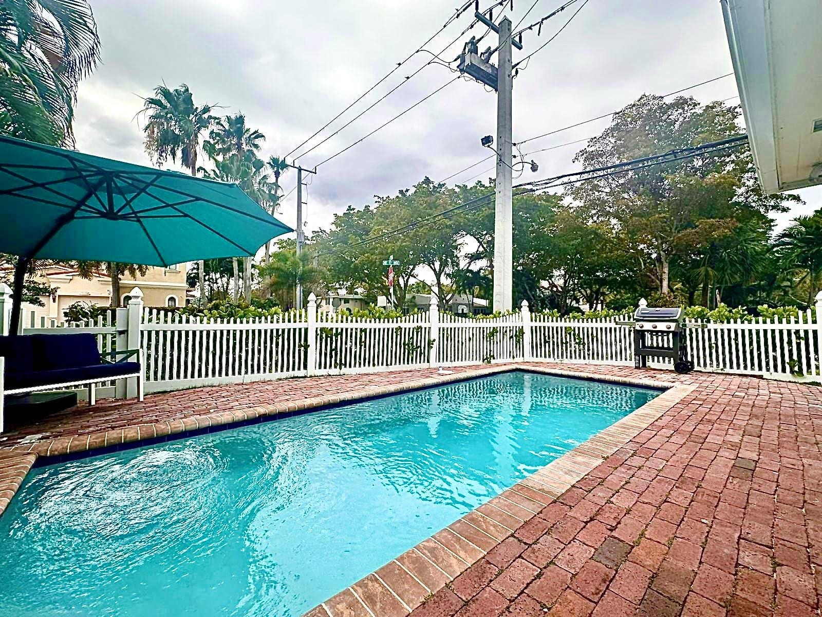 1742 NE 7th Street, Fort Lauderdale, FL 33304 Pool #2 (in-law side)