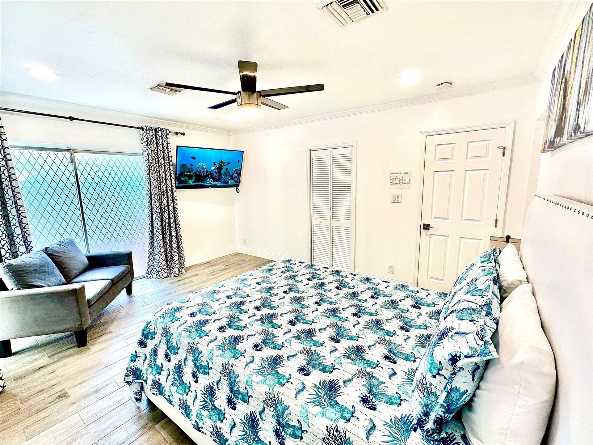 1742 NE 7th Street, Fort Lauderdale, FL 33304 Primary bedroom of main house