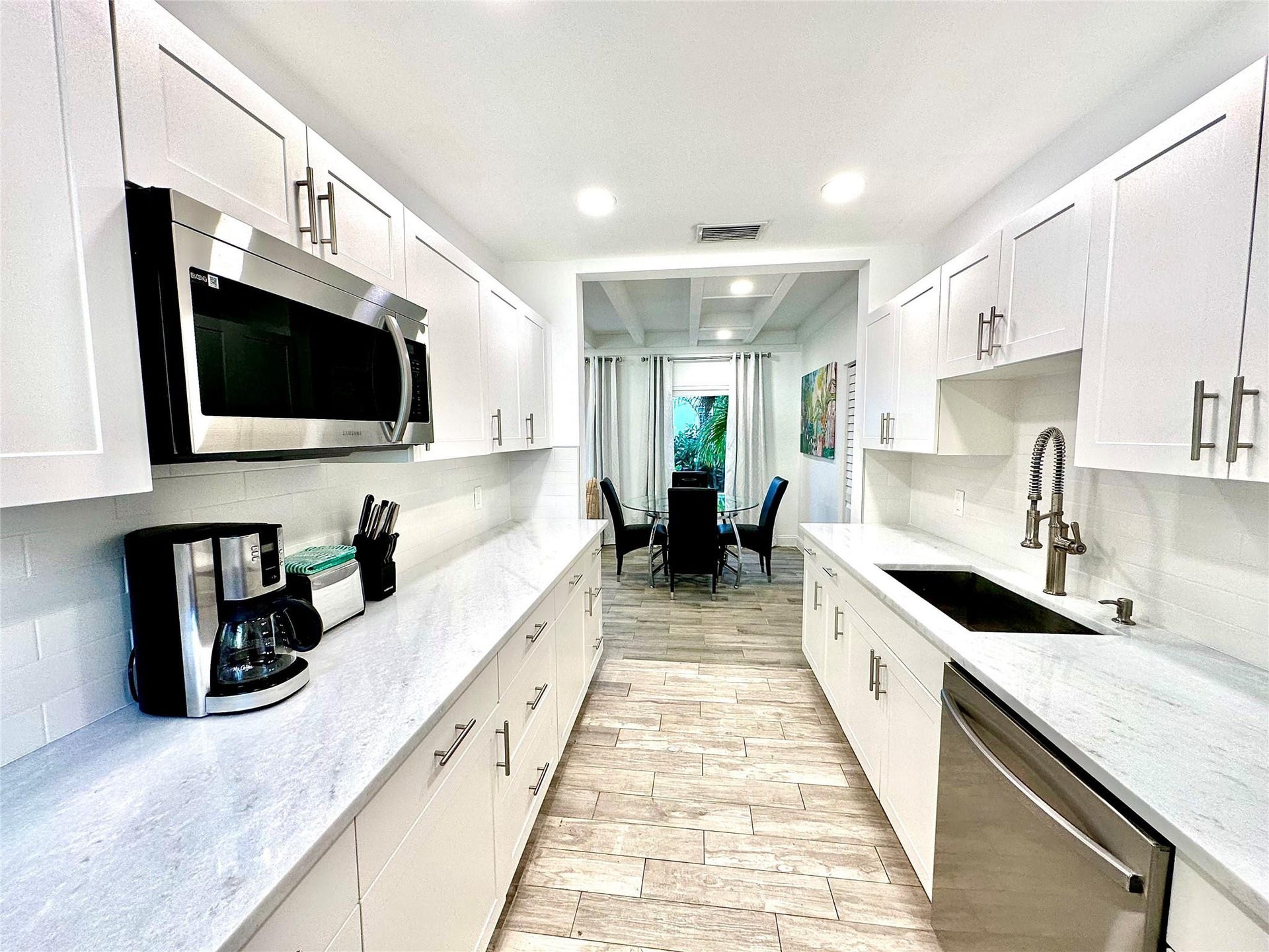 1742 NE 7th Street, Fort Lauderdale, FL 33304 Kitchen of main house