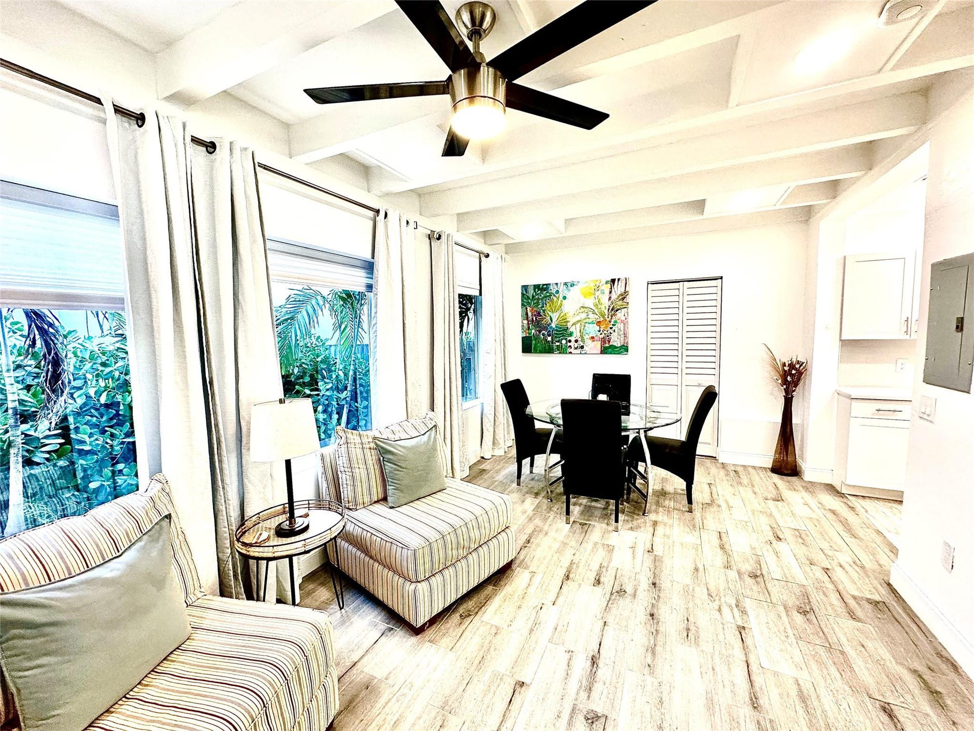 1742 NE 7th Street, Fort Lauderdale, FL 33304 Dining area of main house