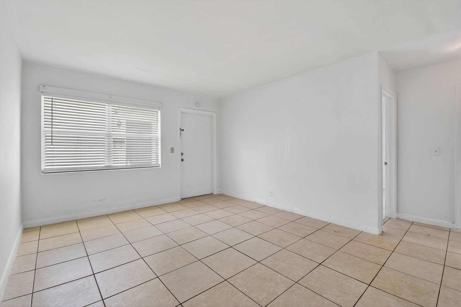 1172W34thSt#2(13)