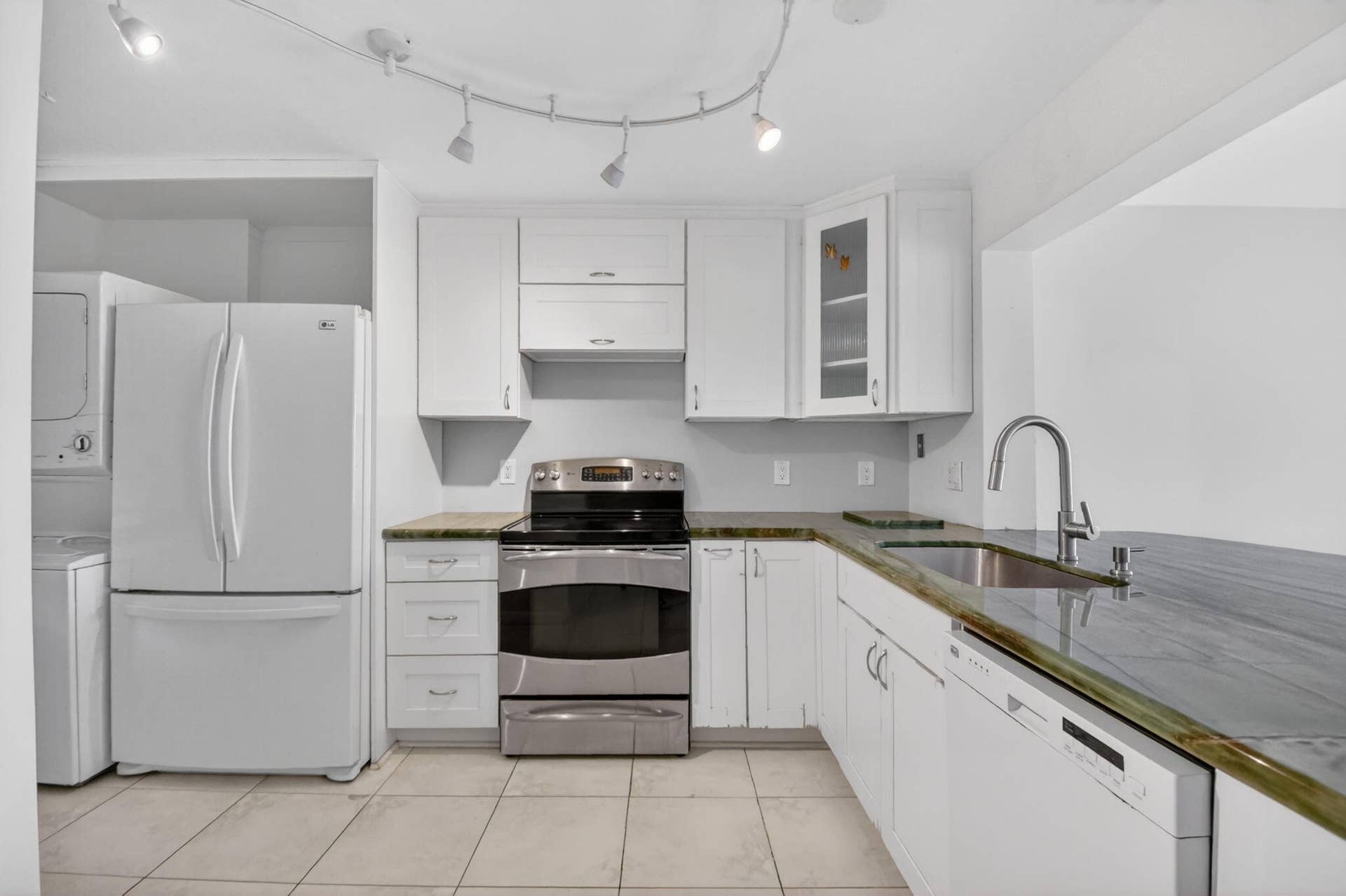 3581 S Ocean Boulevard, #3c, South Palm Beach, FL 33480 16-web-or-mls-DSC_8748