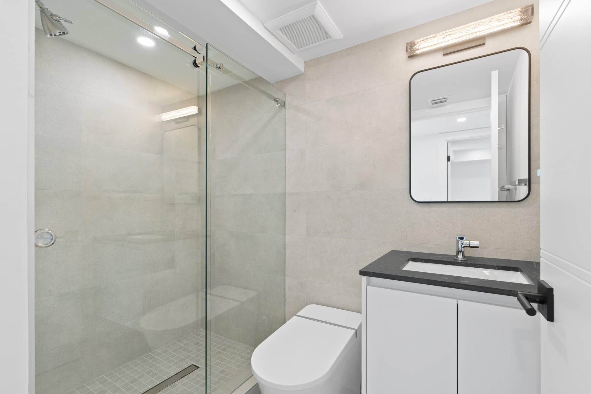 2nd Bathroom