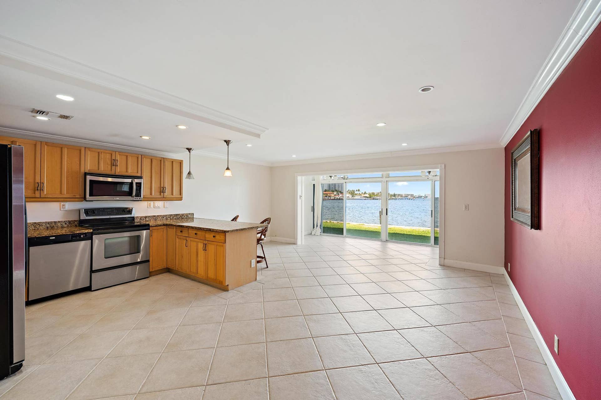 400 Wilma Circle, #108, Riviera Beach, FL 33404 Open Floor Plan