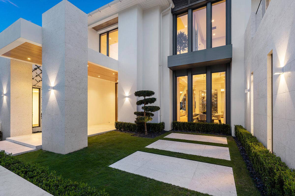 249_Alexander_Palm_Road_Dusk_04