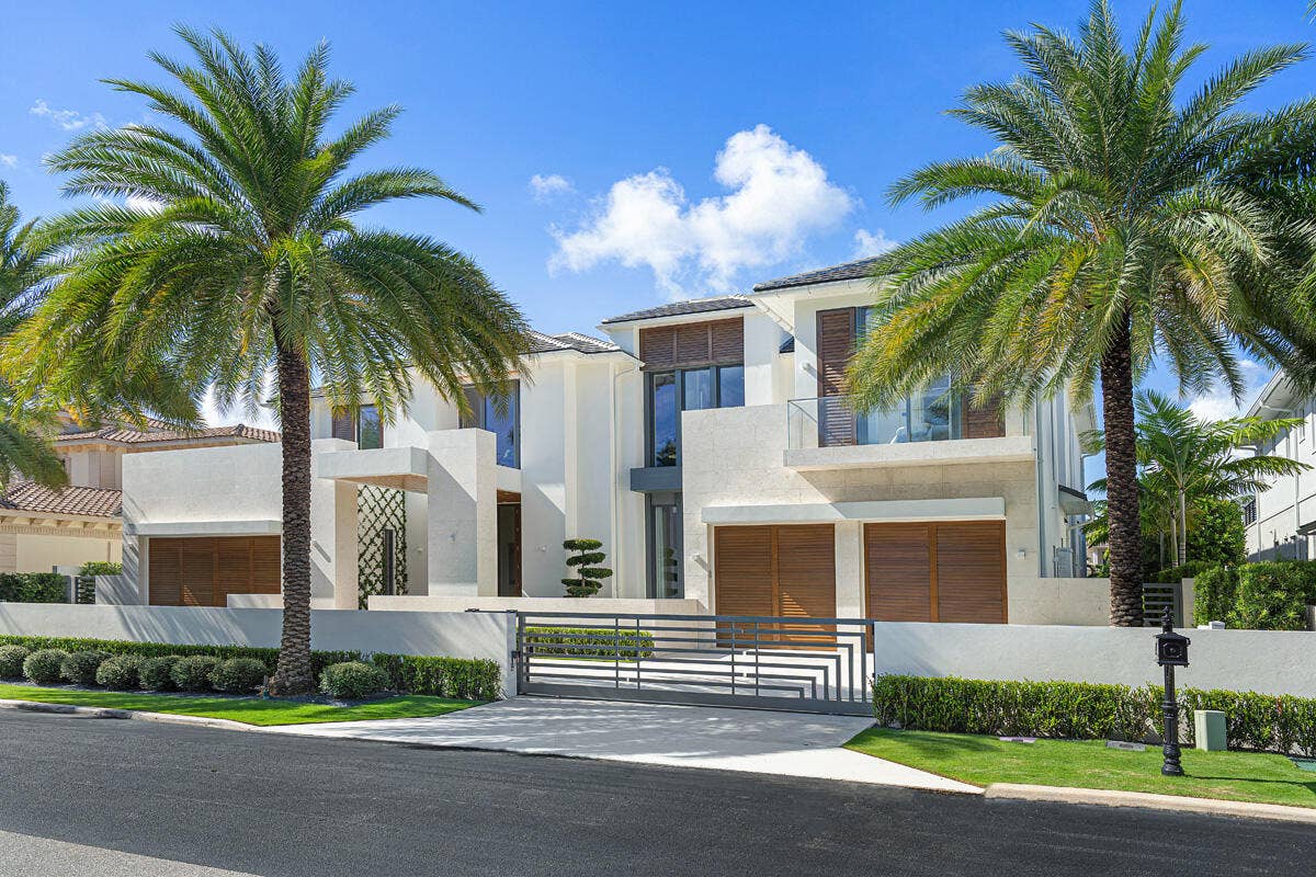 249_Alexander_Palm_Road_01