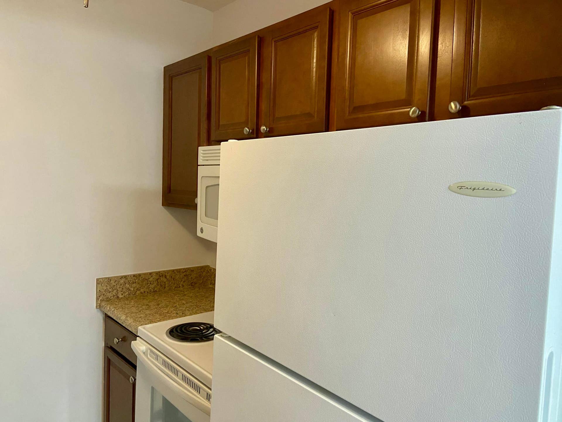 2909 Middle River Drive, #105, Fort Lauderdale, FL 33306 Kitchen