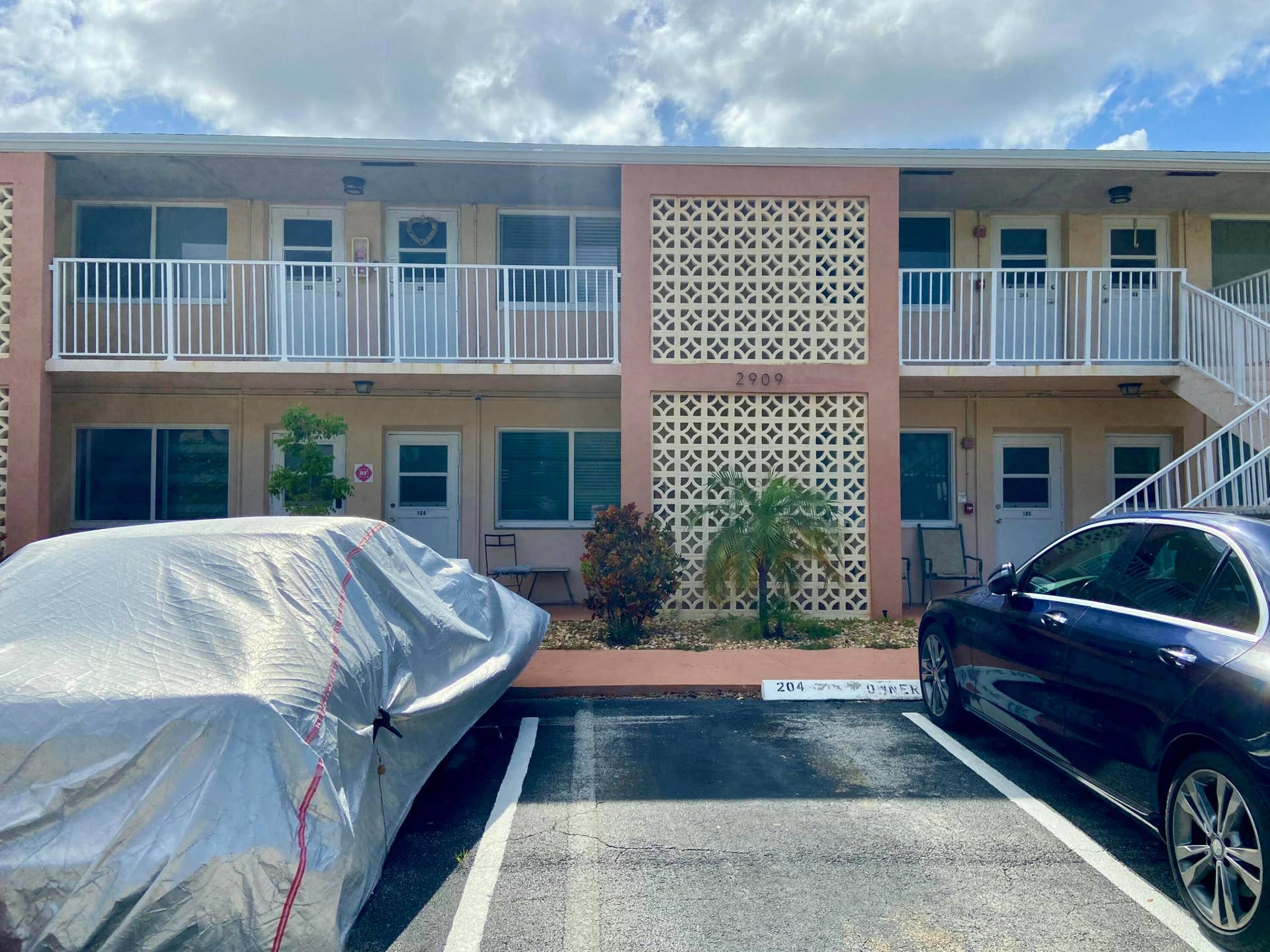 2909 Middle River Drive, #105, Fort Lauderdale, FL 33306 Boutique building getting painted soon.