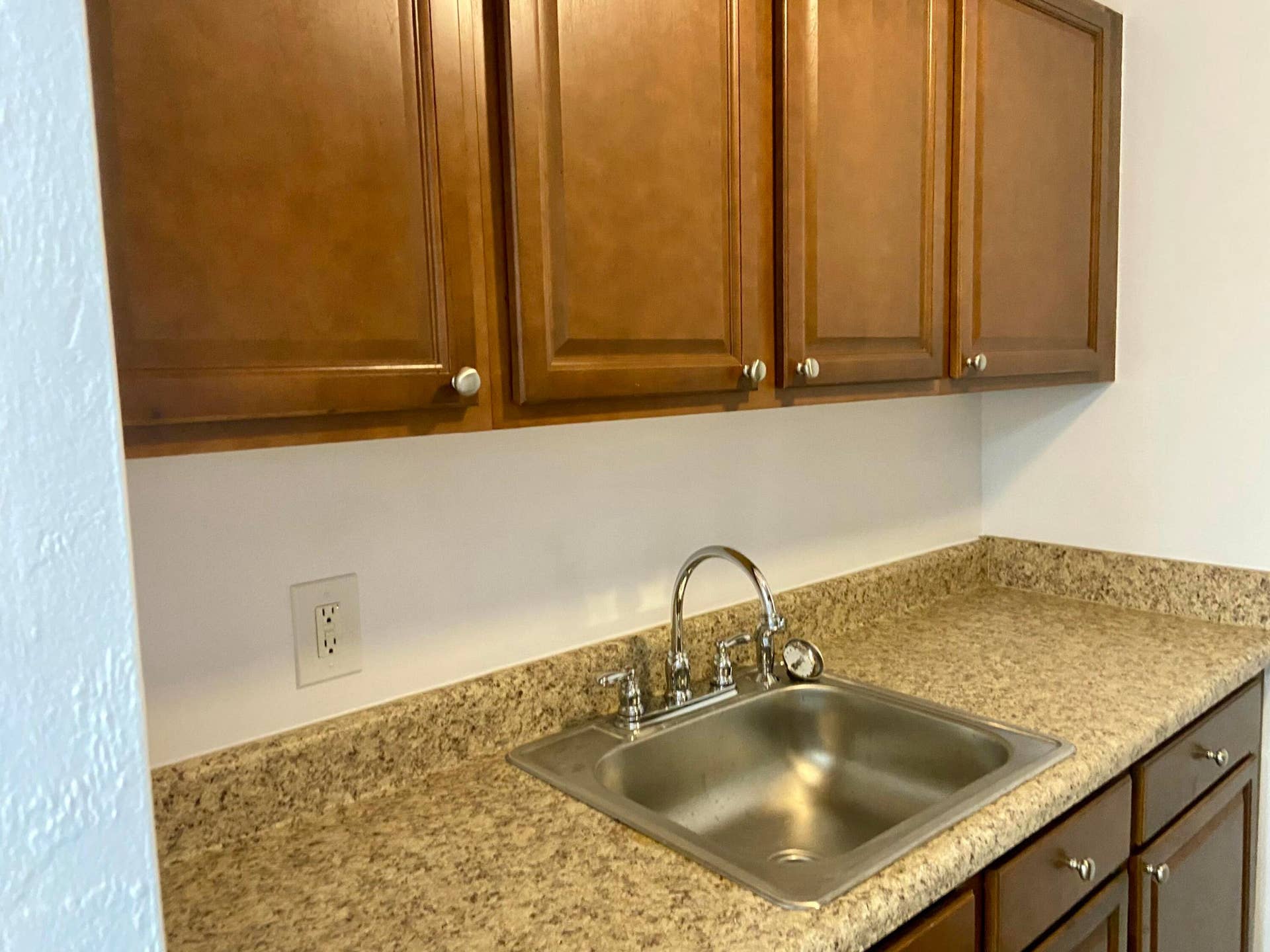 2909 Middle River Drive, #105, Fort Lauderdale, FL 33306 Kitchen