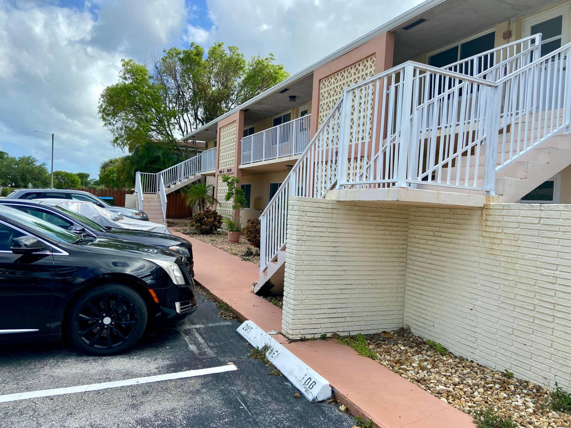 2909 Middle River Drive, #105, Fort Lauderdale, FL 33306 Park at your front door