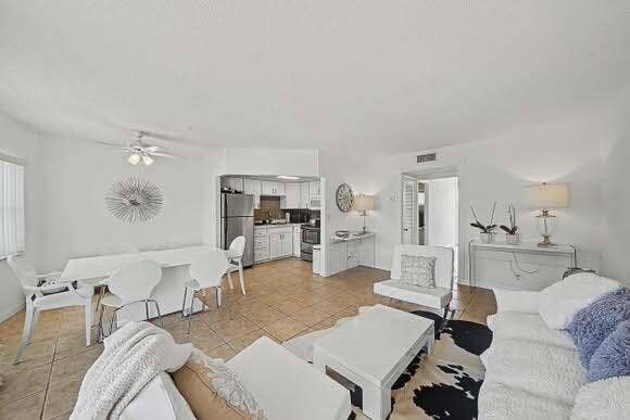 10 Living Area (1)