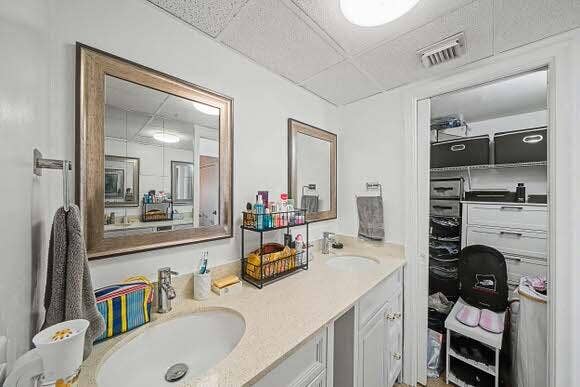 Walk-in closet
