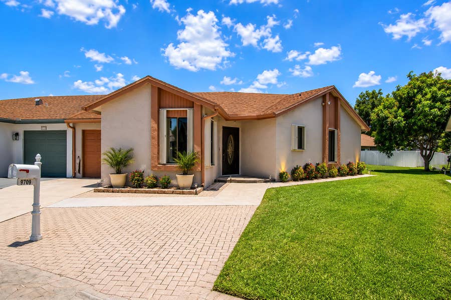 Property photo for 9709 Sunny Isle Circle, Boca Raton, FL