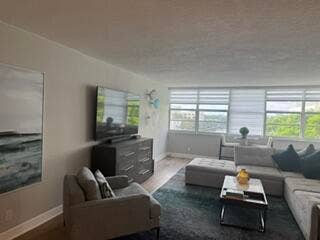 1170 N Federal Highway, #604, Fort Lauderdale, FL 33304 IMG_3827