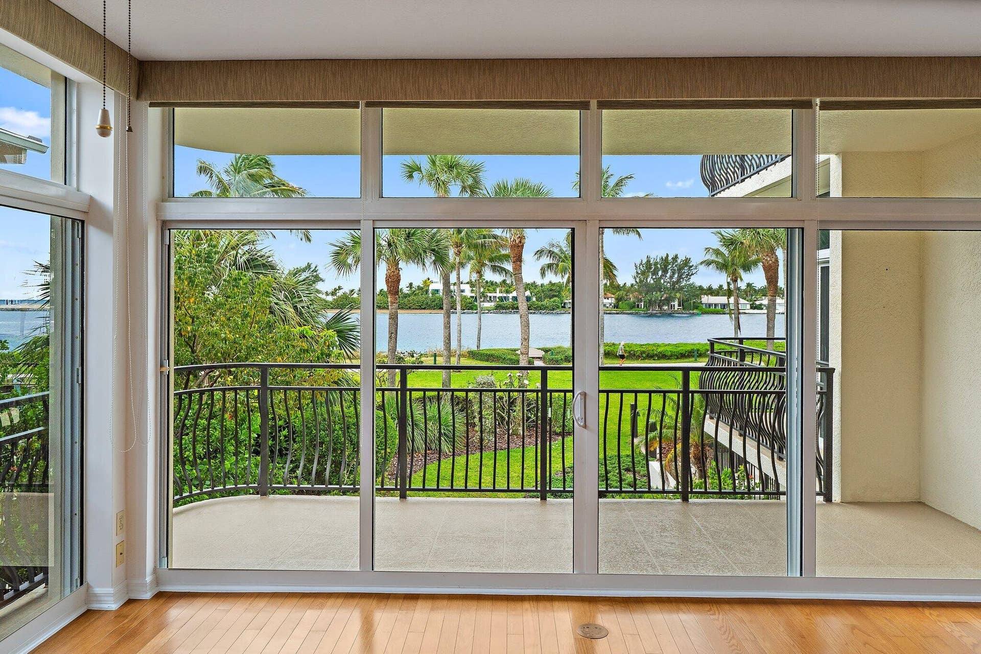 314 Inlet Way, #101, Palm Beach Shores, FL 33404 balcony view