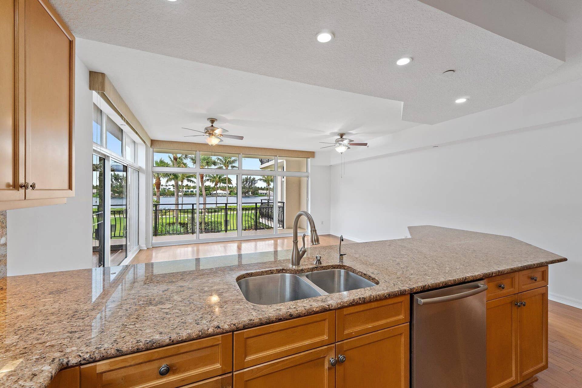 314 Inlet Way, #101, Palm Beach Shores, FL 33404 036-314InletWay-101-PalmBeachShores