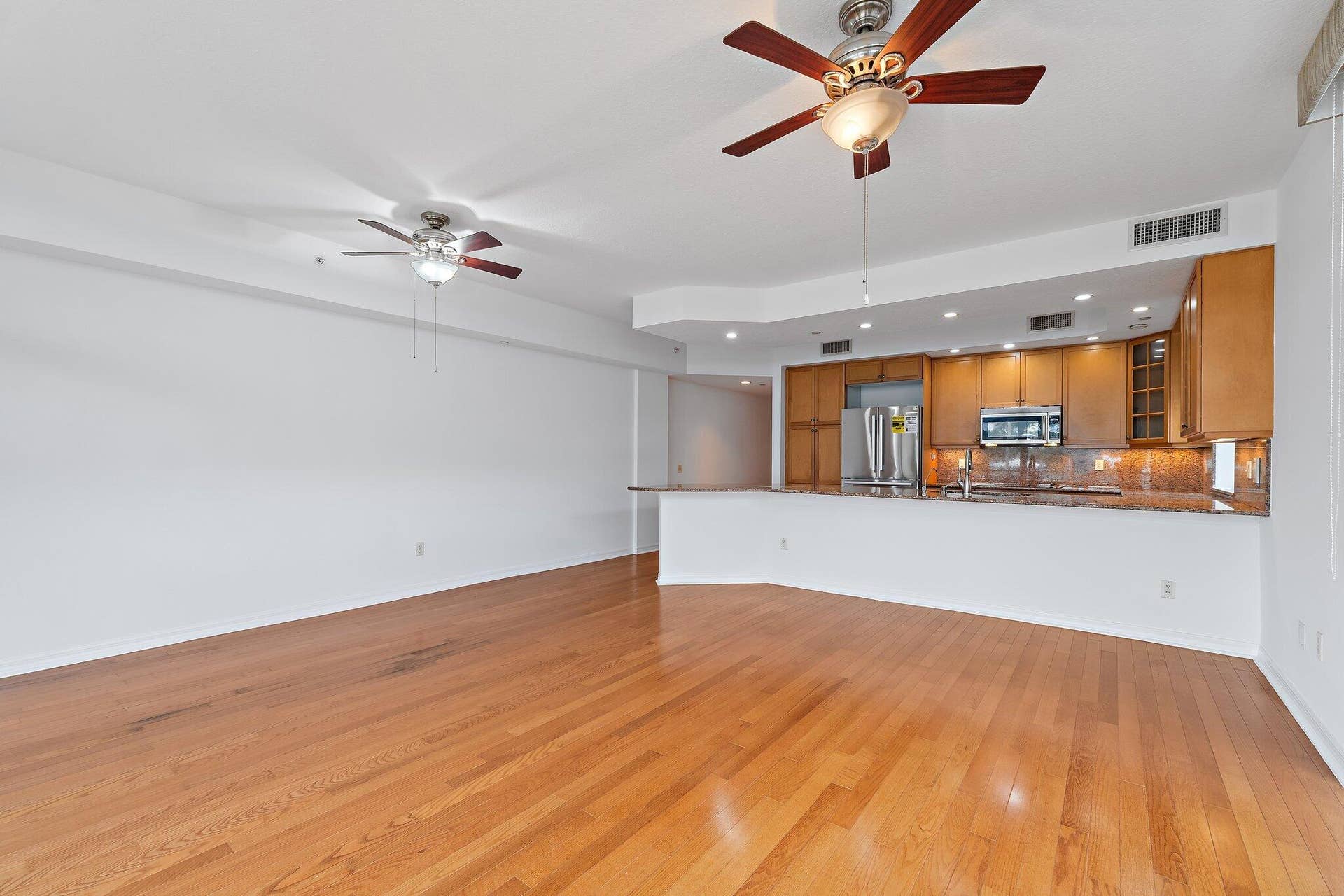 314 Inlet Way, #101, Palm Beach Shores, FL 33404 living room