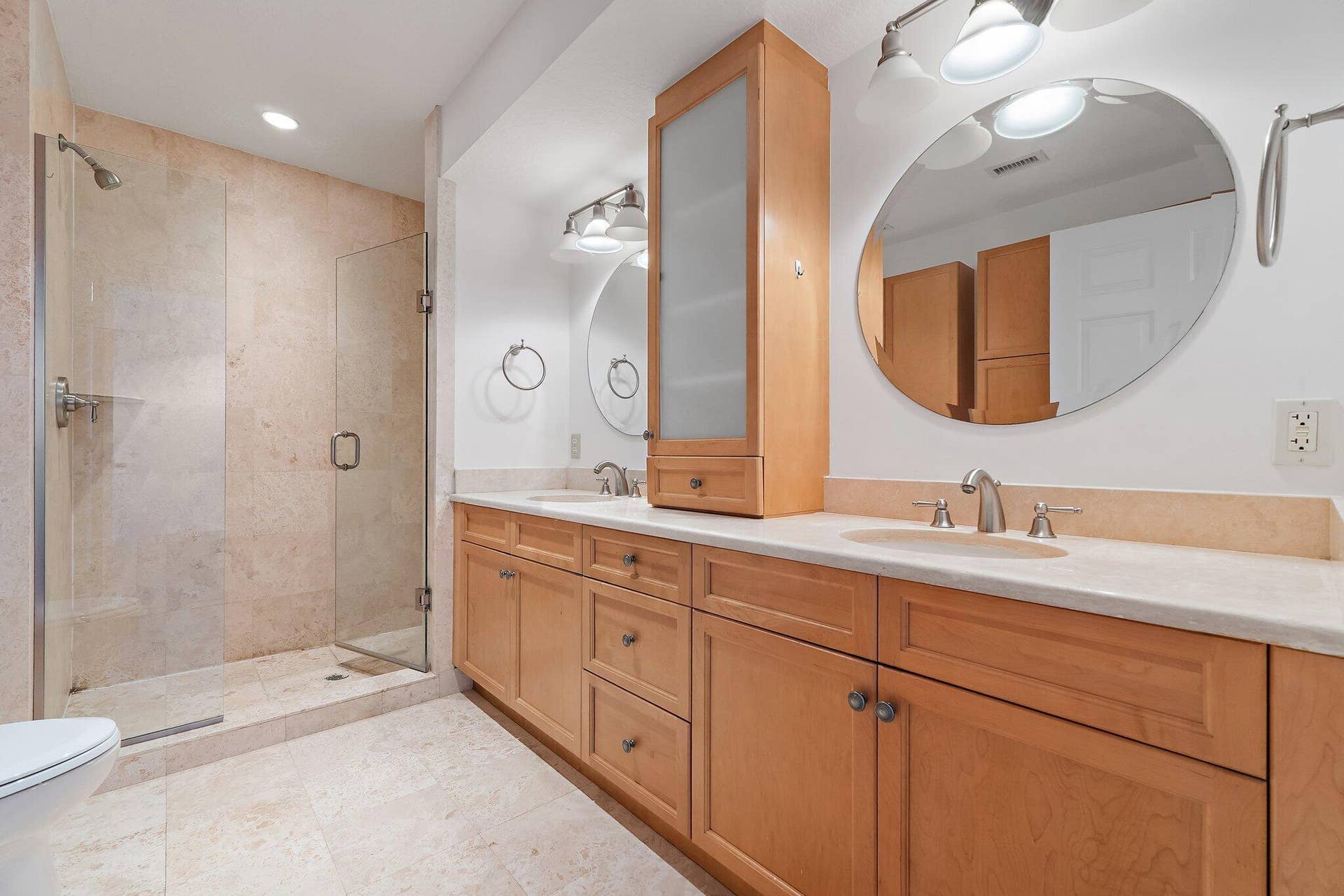 314 Inlet Way, #101, Palm Beach Shores, FL 33404 primary bathroom