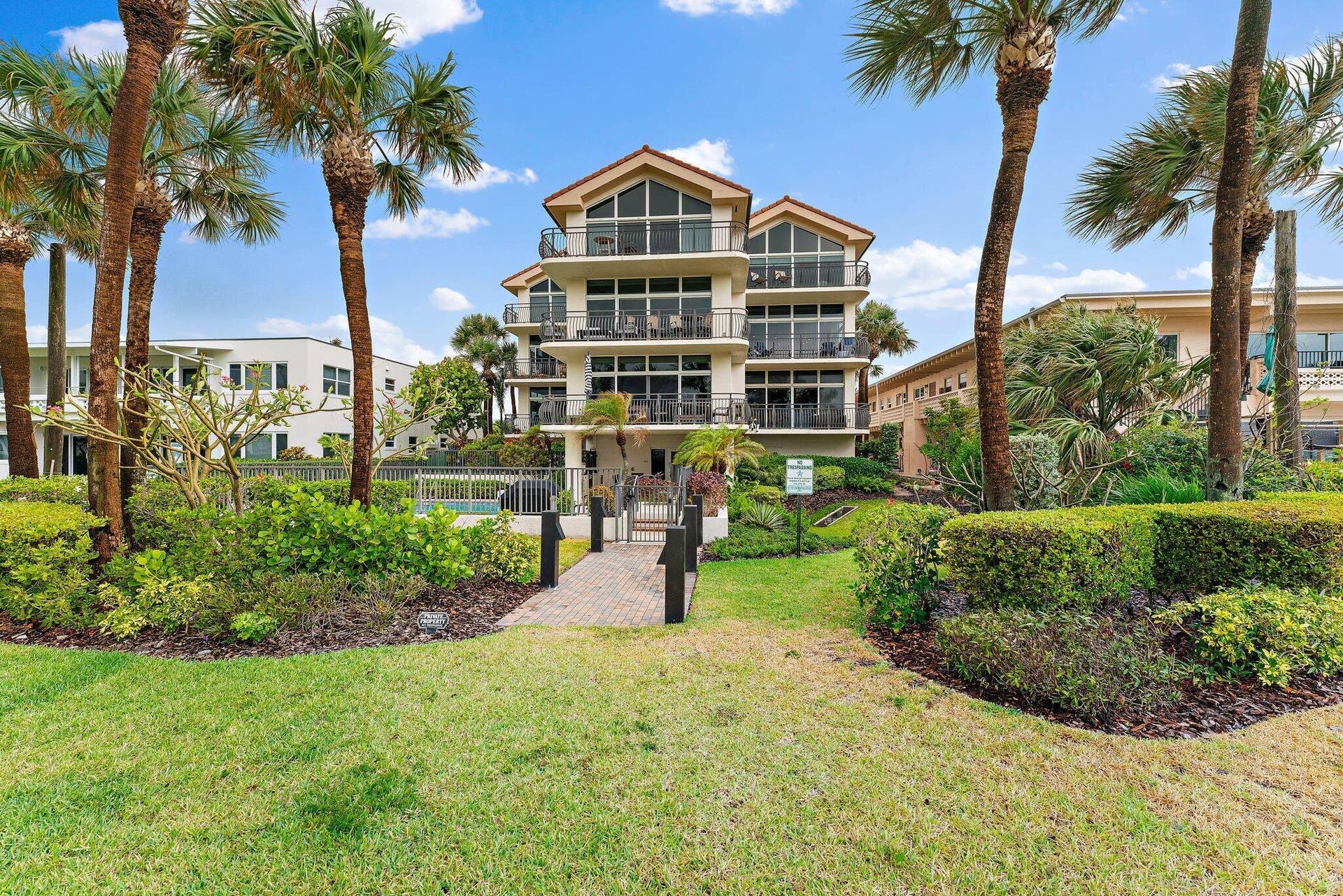 314 Inlet Way, #101, Palm Beach Shores, FL 33404 building from inlet view