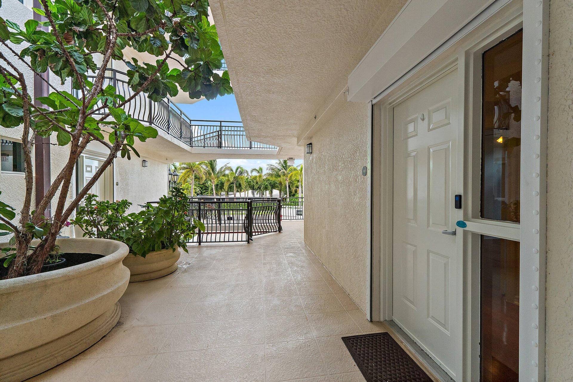314 Inlet Way, #101, Palm Beach Shores, FL 33404 front entrance