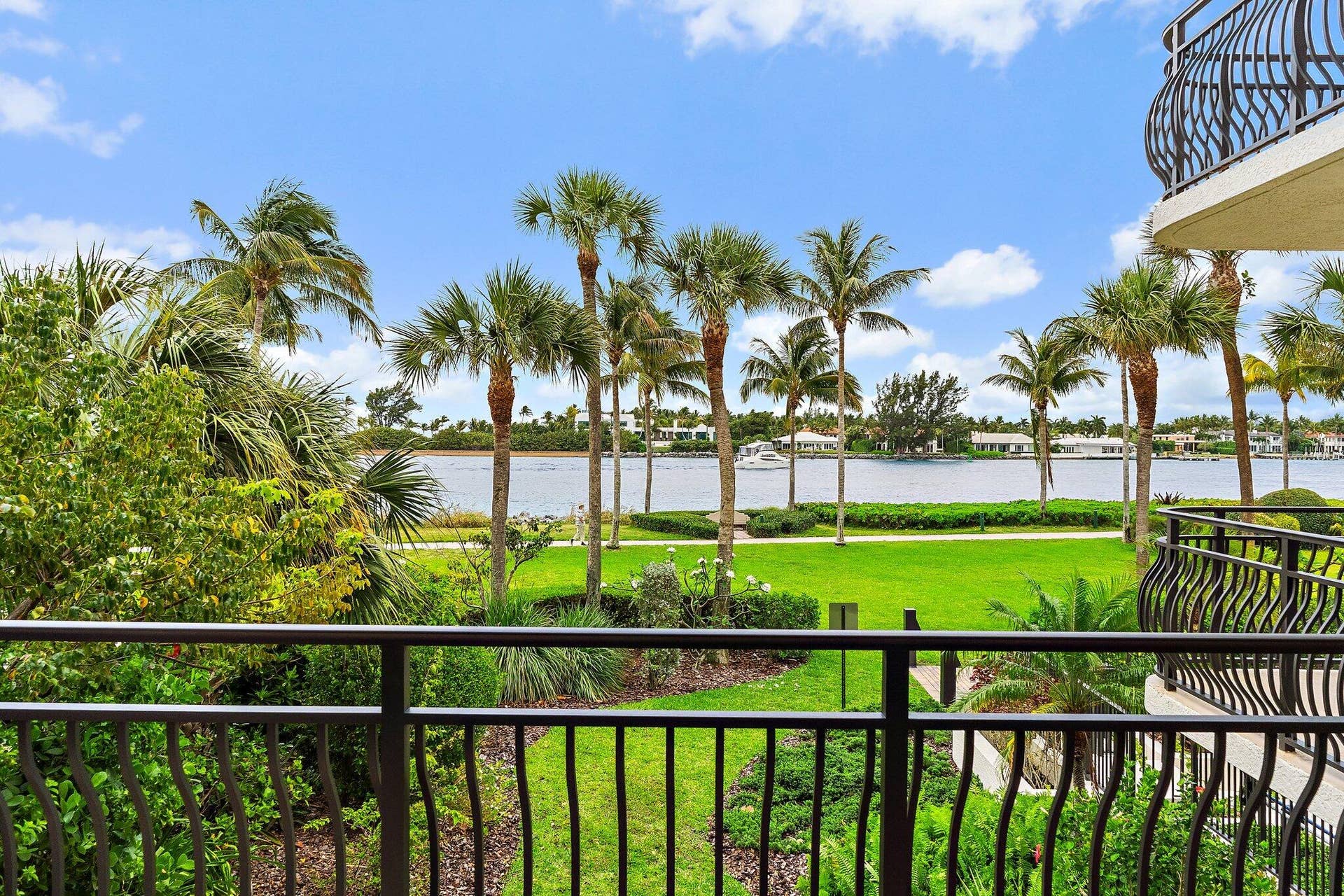 314 Inlet Way, #101, Palm Beach Shores, FL 33404 047-314InletWay-101-PalmBeachShores