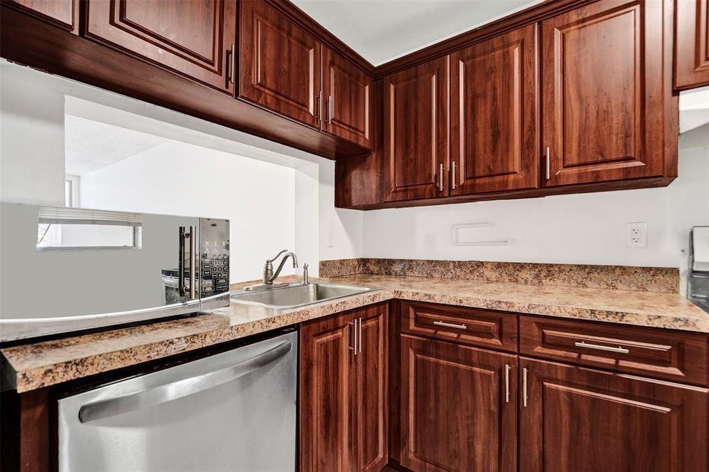 9440 Poinciana Place, #101, Davie, Davie, FL 33324 Photo 4