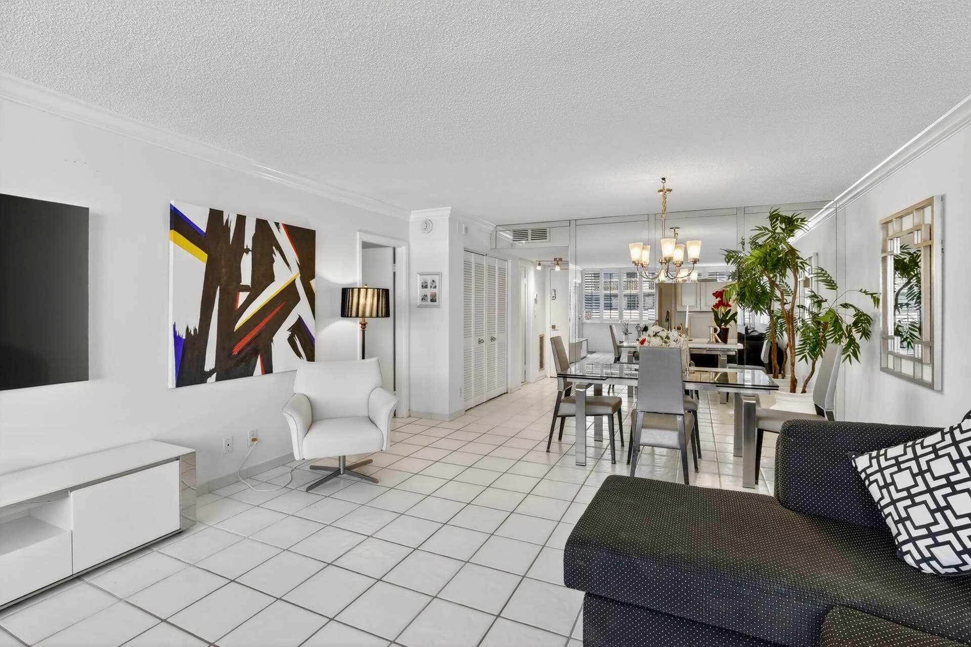 1160 N Federal Highway, #517, Fort Lauderdale, FL 33304 15-web-or-mls-_A7A2993
