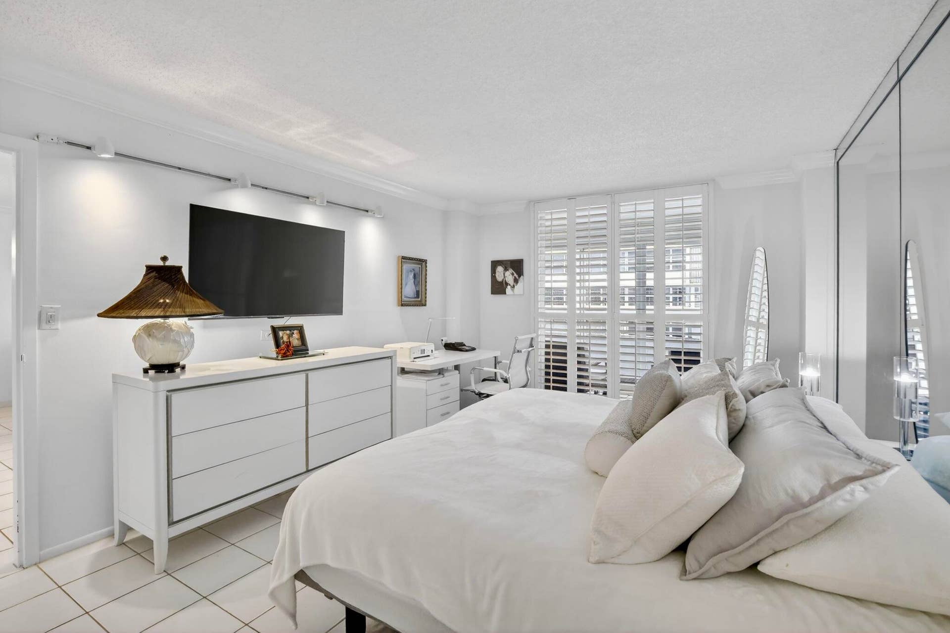 1160 N Federal Highway, #517, Fort Lauderdale, FL 33304 30-web-or-mls-_A7A3055
